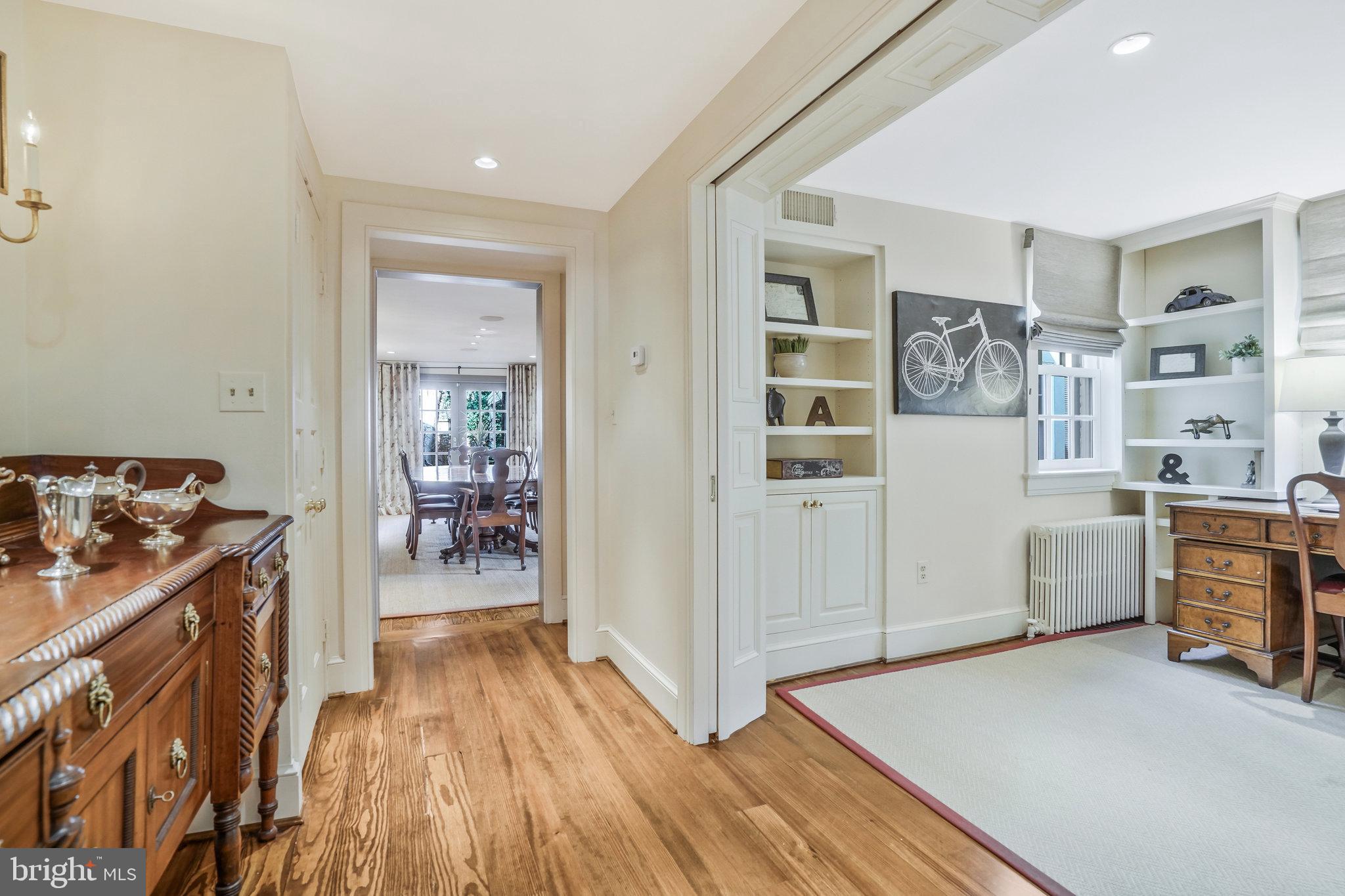 207 S FAIRFAX STREET