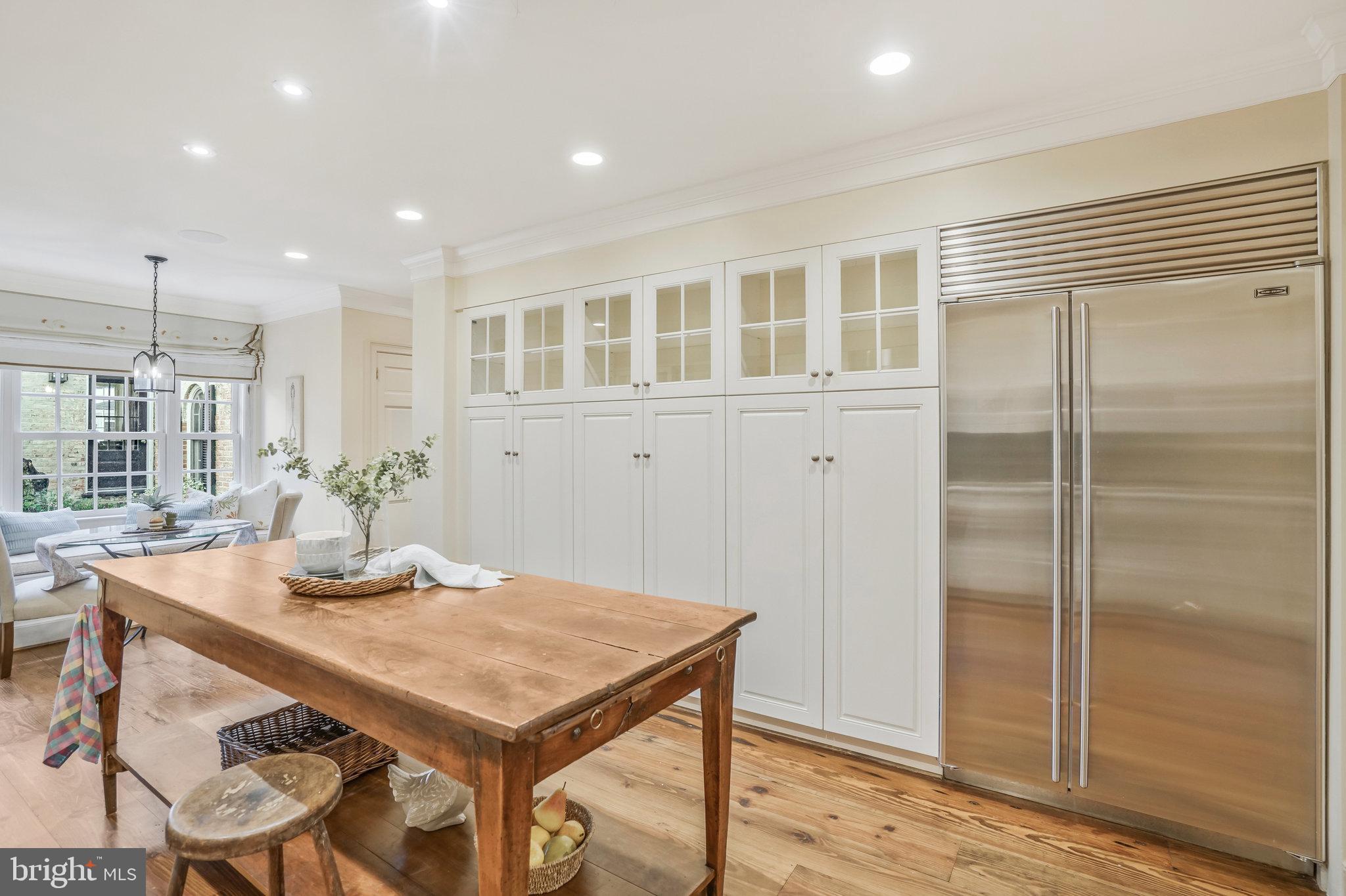 207 S FAIRFAX STREET