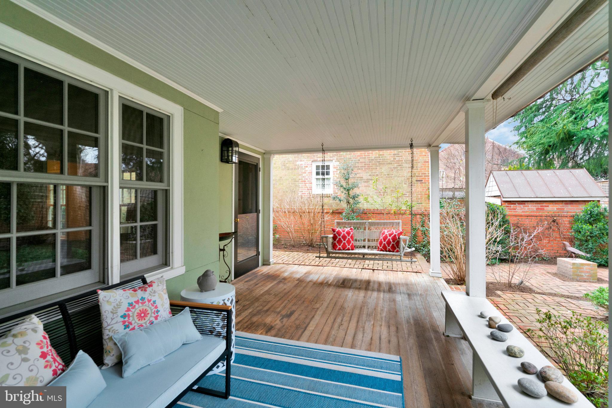 207 S FAIRFAX STREET