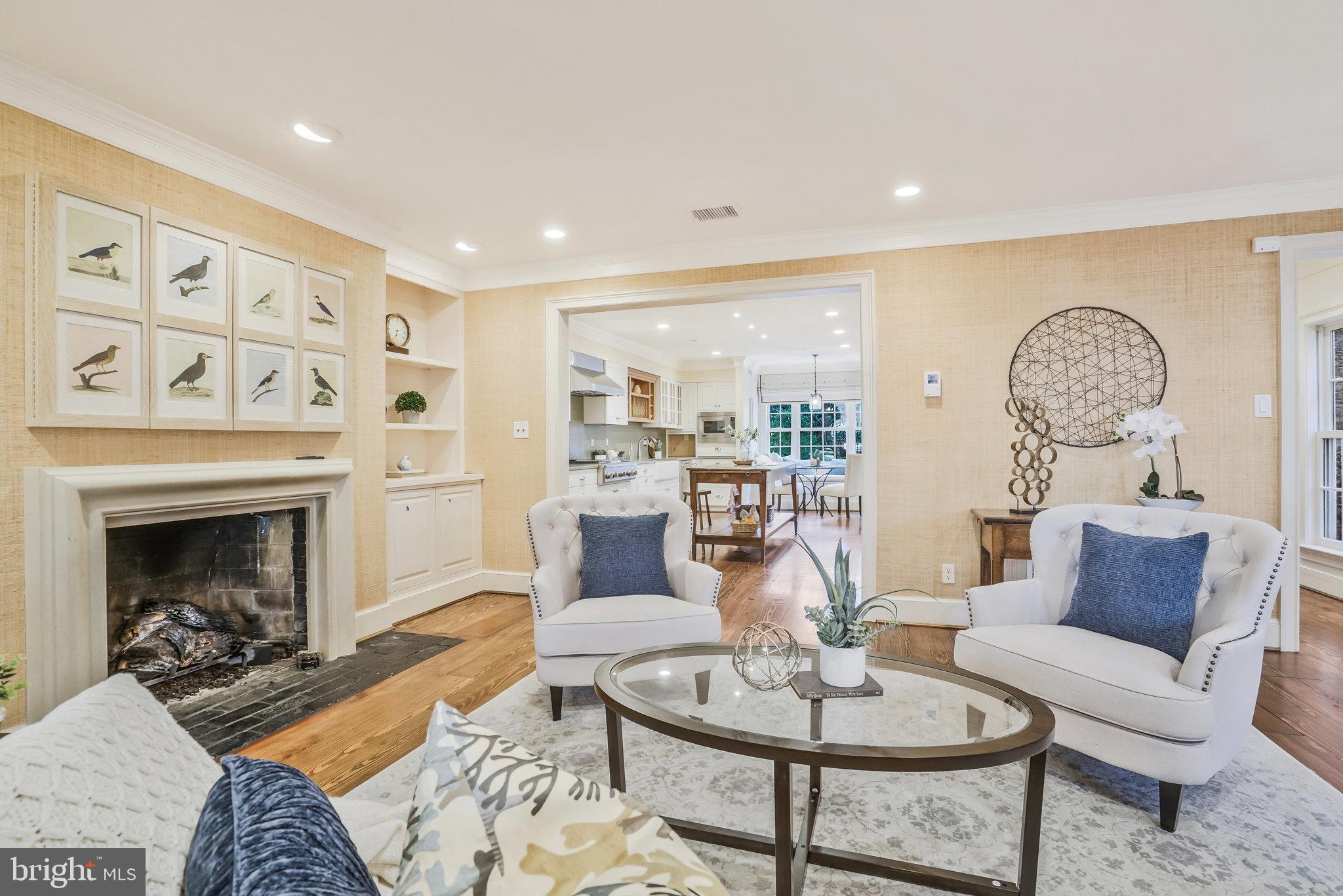207 S FAIRFAX STREET