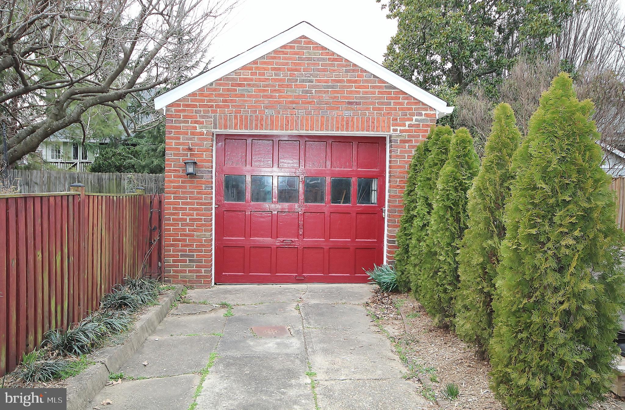 2606 TERRETT AVENUE