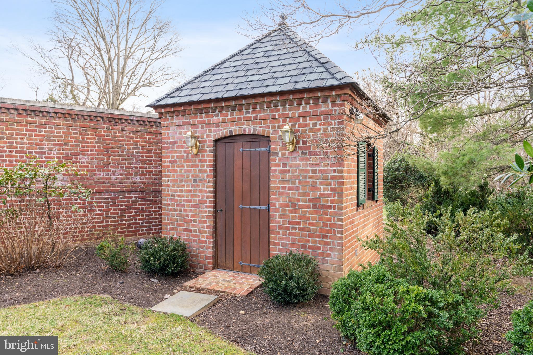 3720 SEMINARY ROAD