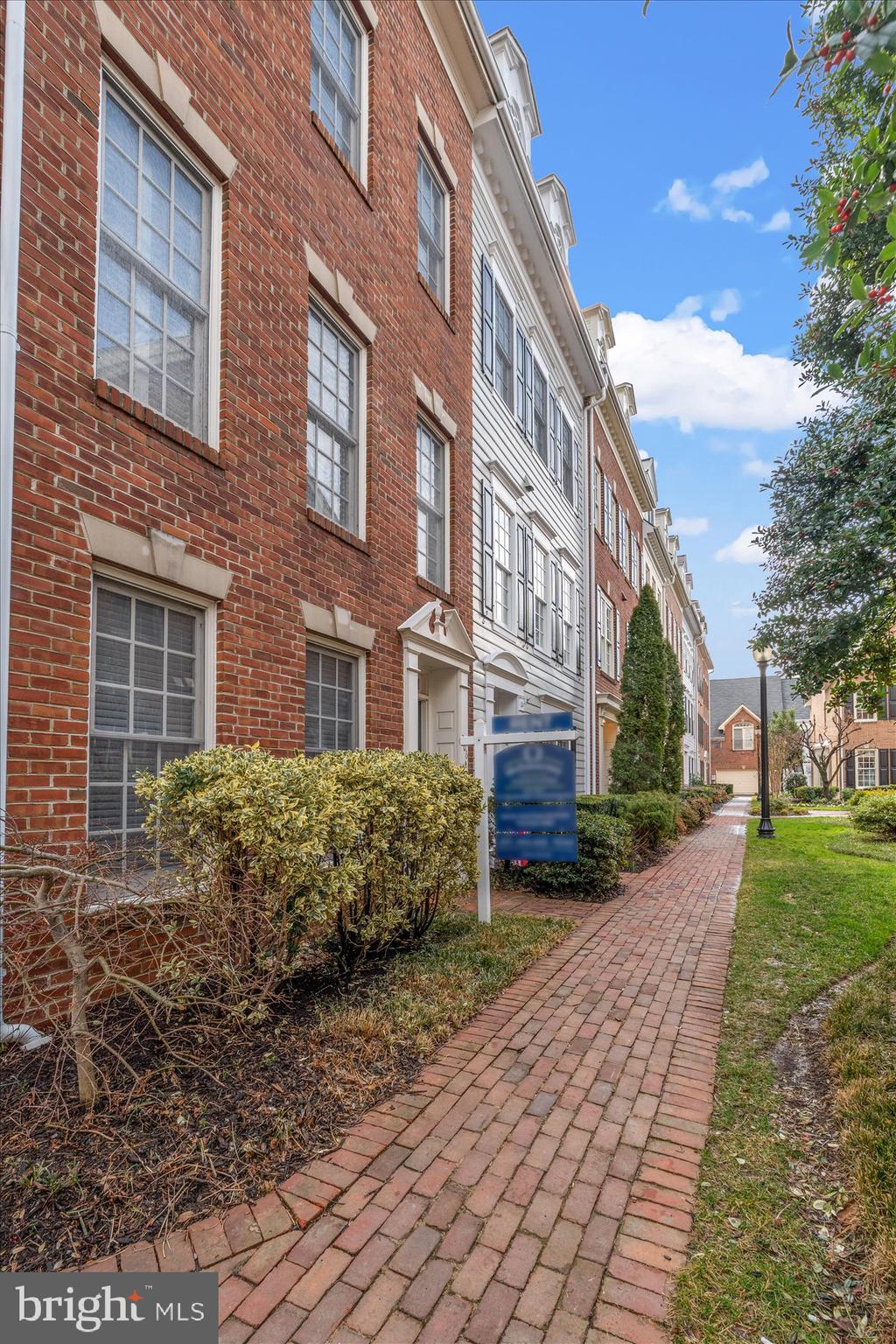 306 S FAYETTE STREET