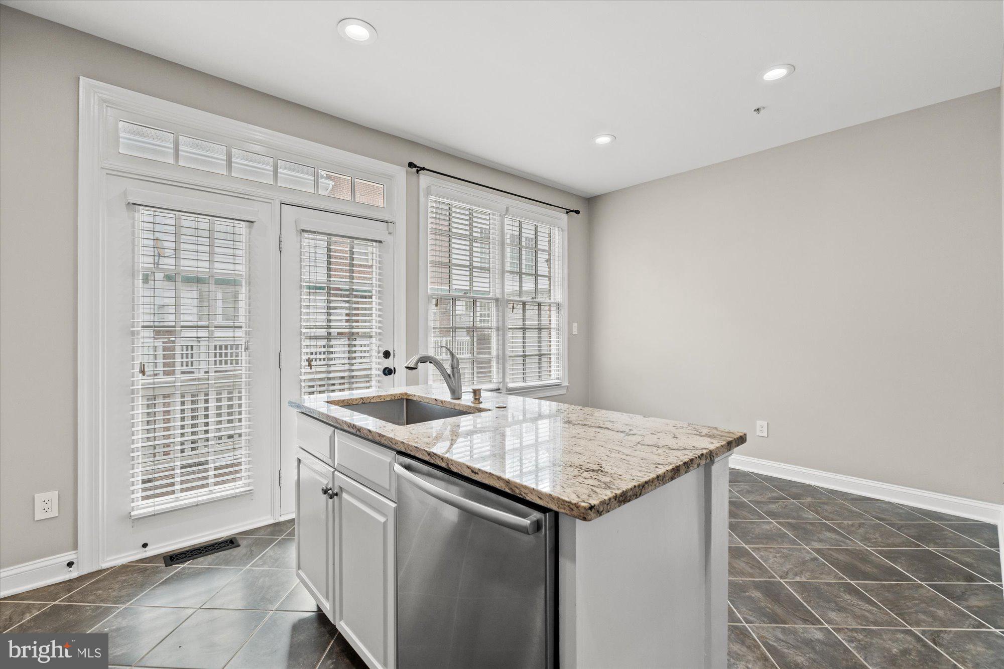 306 S FAYETTE STREET