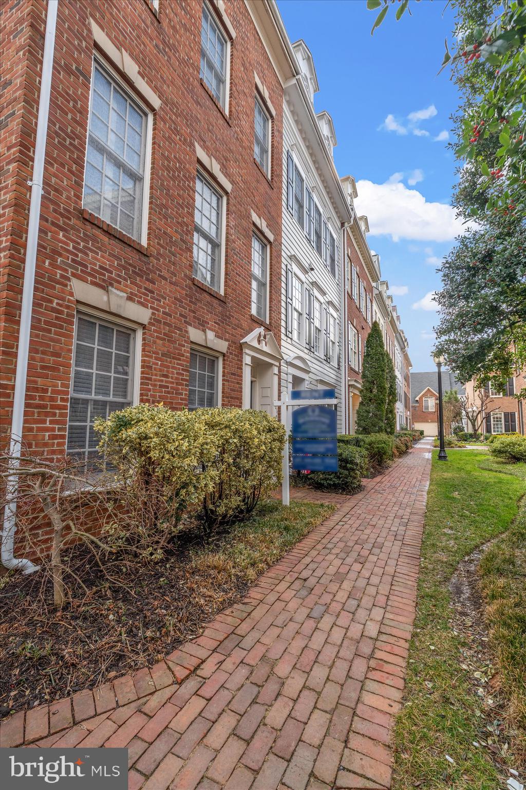 306 S FAYETTE STREET