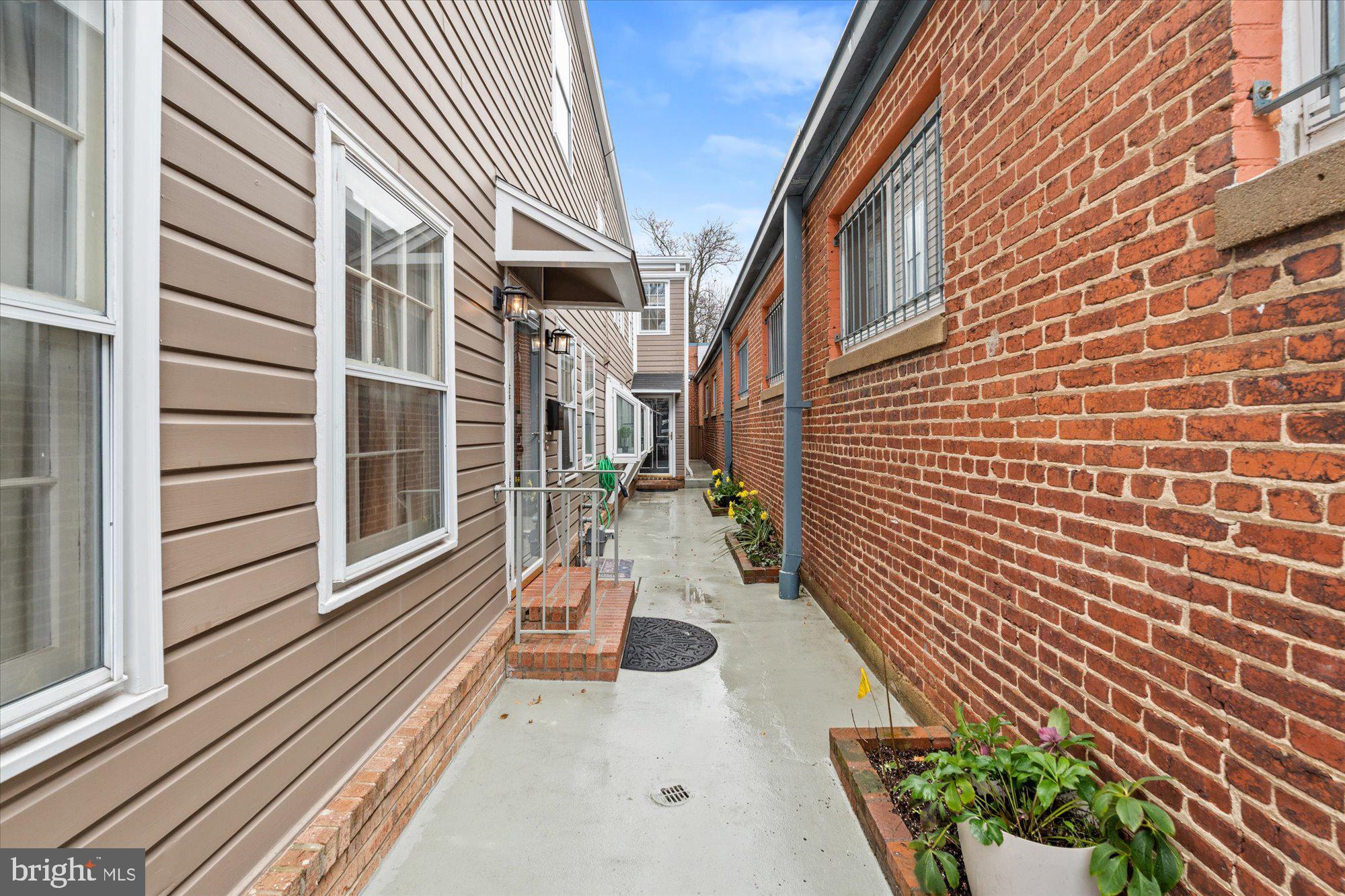 417 N ALFRED STREET