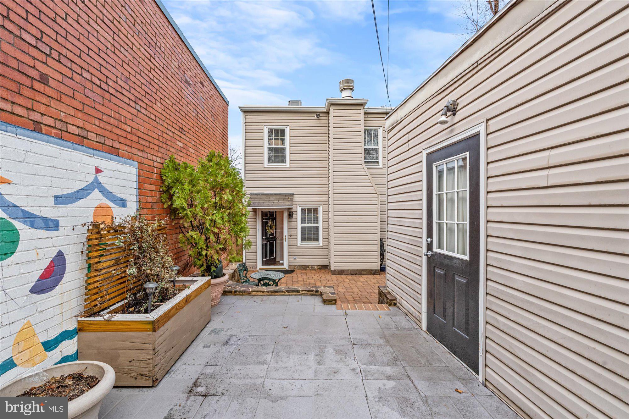 417 N ALFRED STREET
