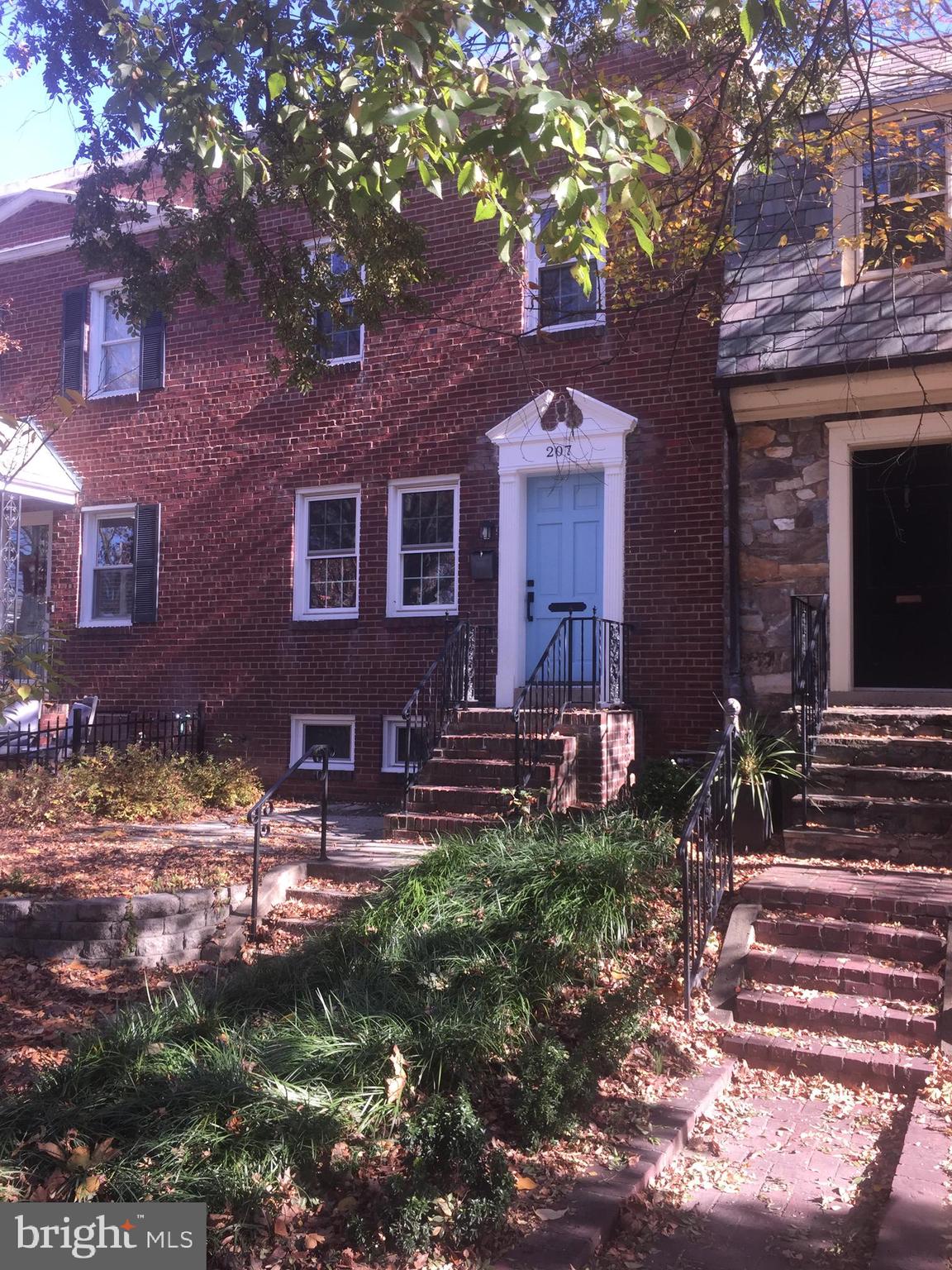 207 COMMONWEALTH AVENUE