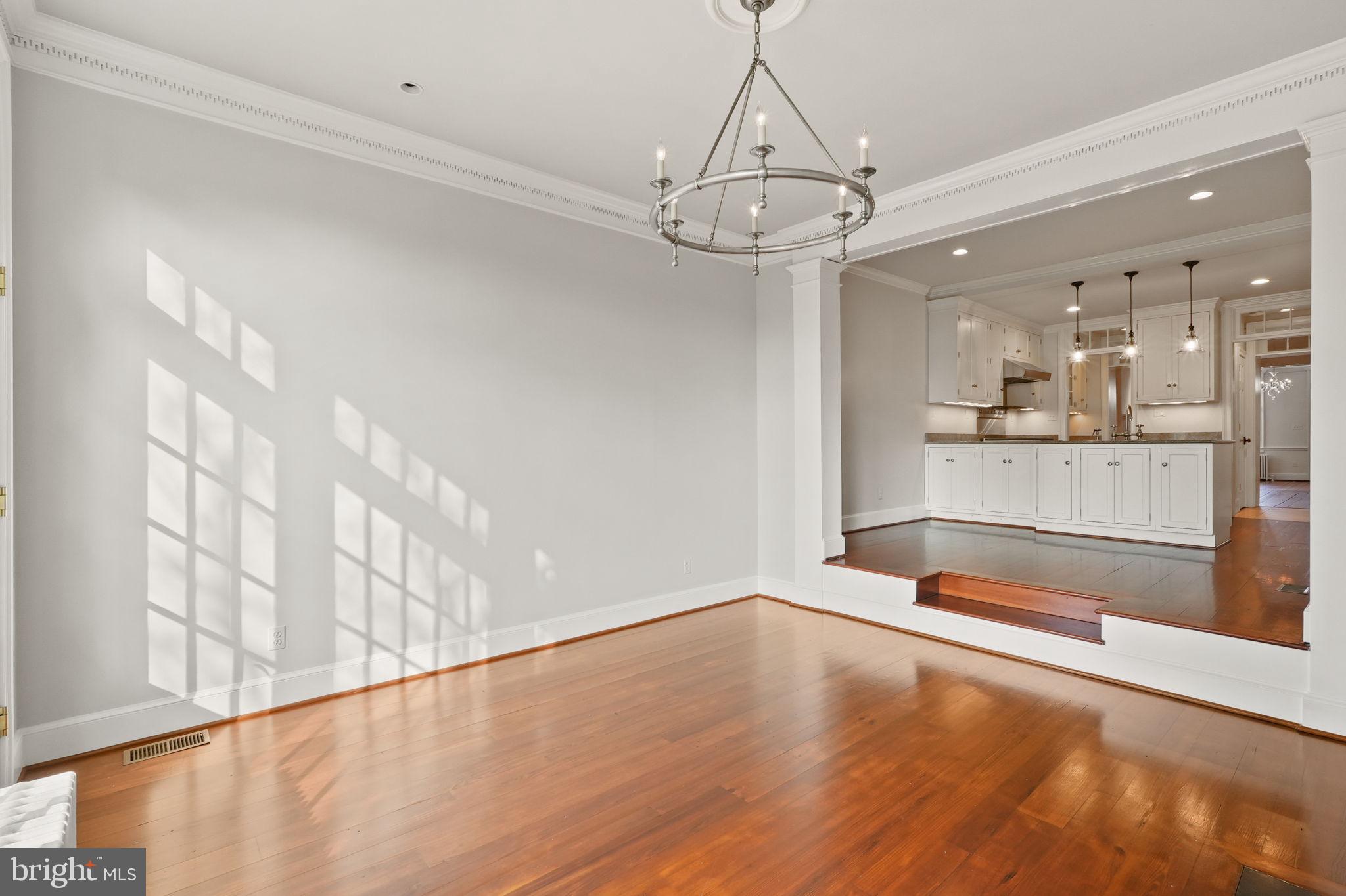 513 S FAIRFAX STREET