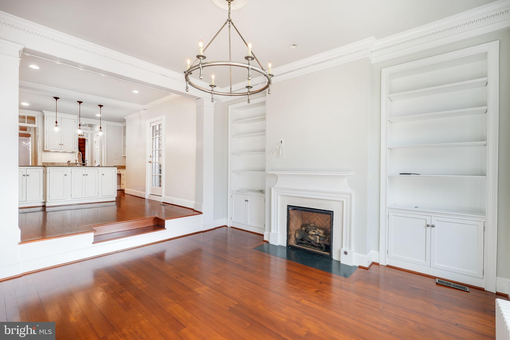 513 S FAIRFAX STREET