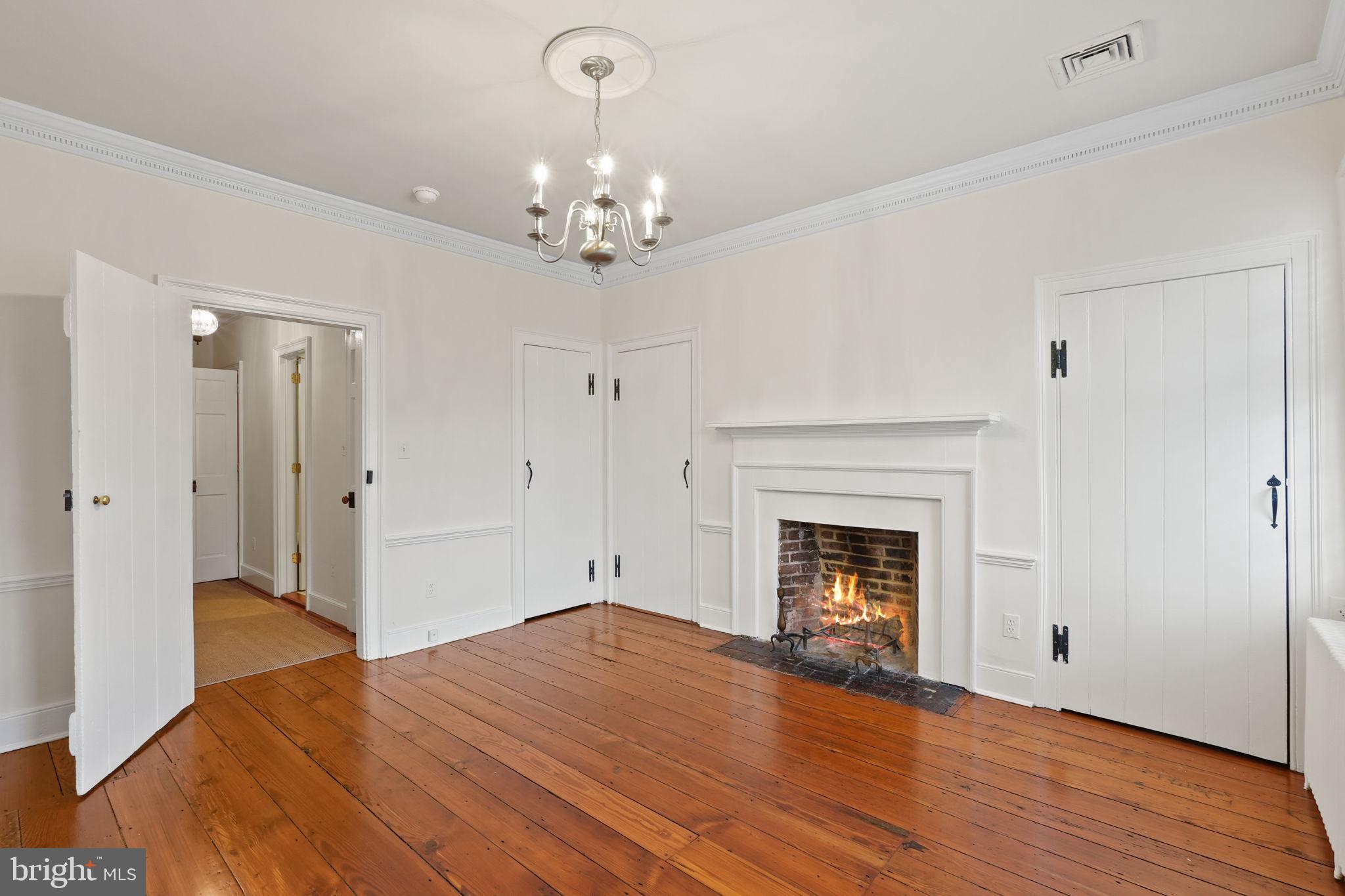 513 S FAIRFAX STREET