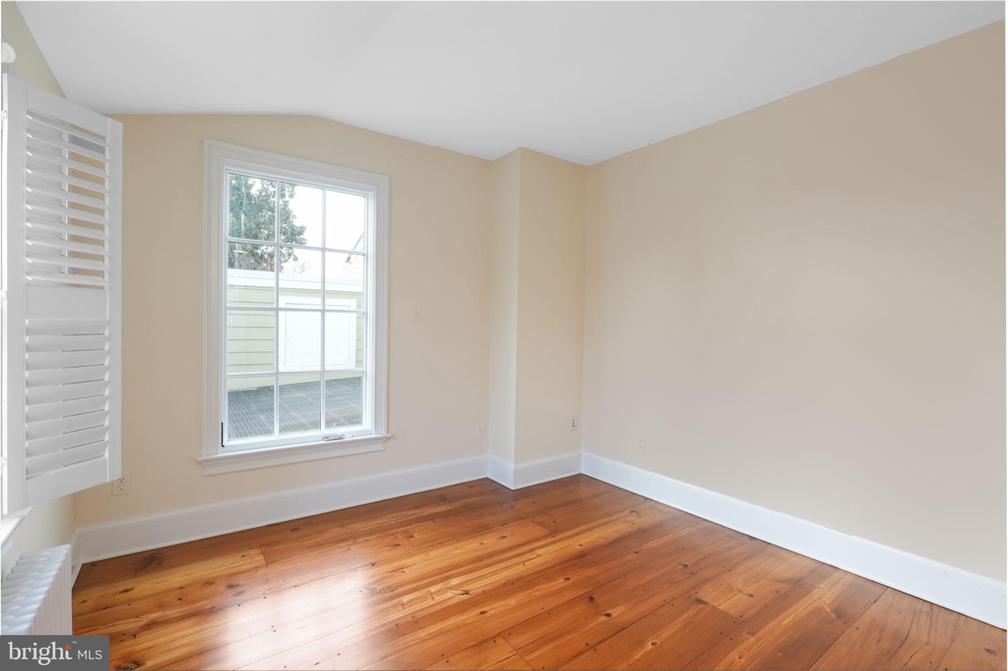 513 S FAIRFAX STREET
