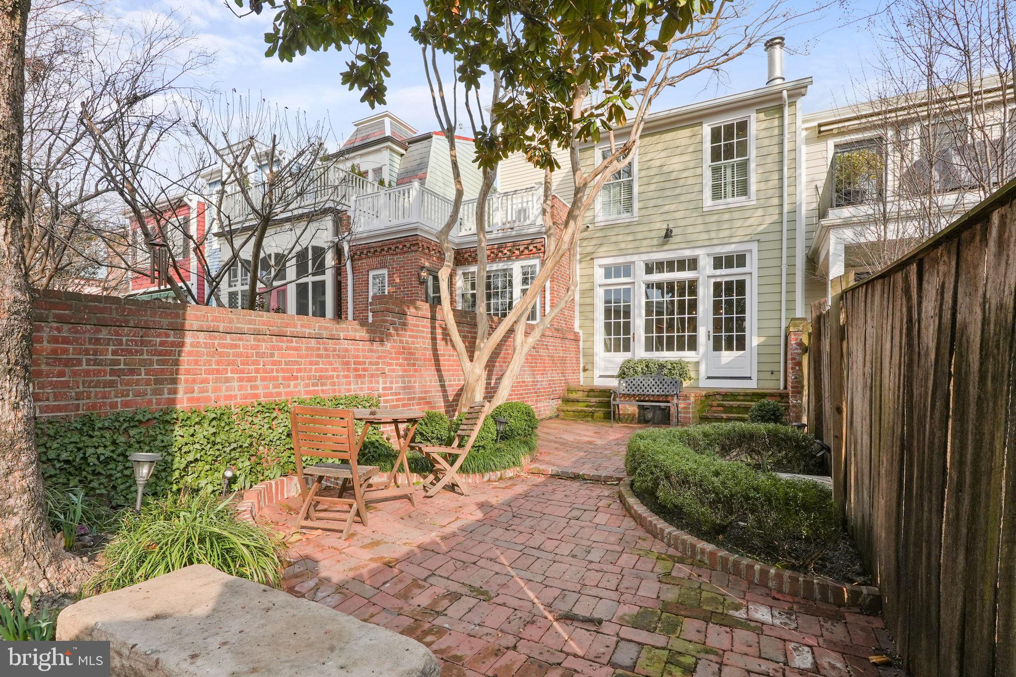 513 S FAIRFAX STREET