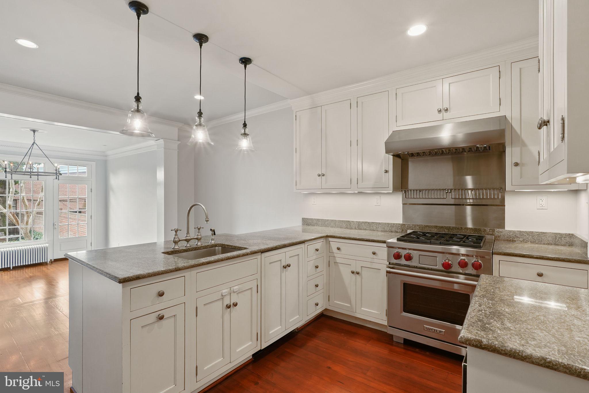 513 S FAIRFAX STREET