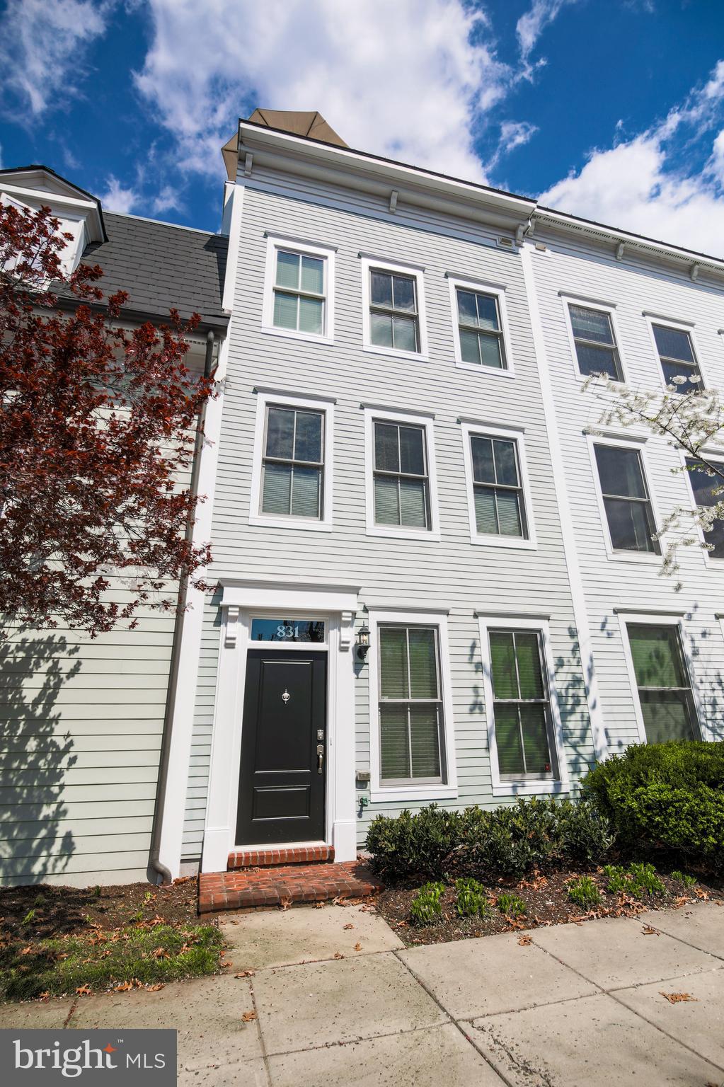 831 WYTHE STREET