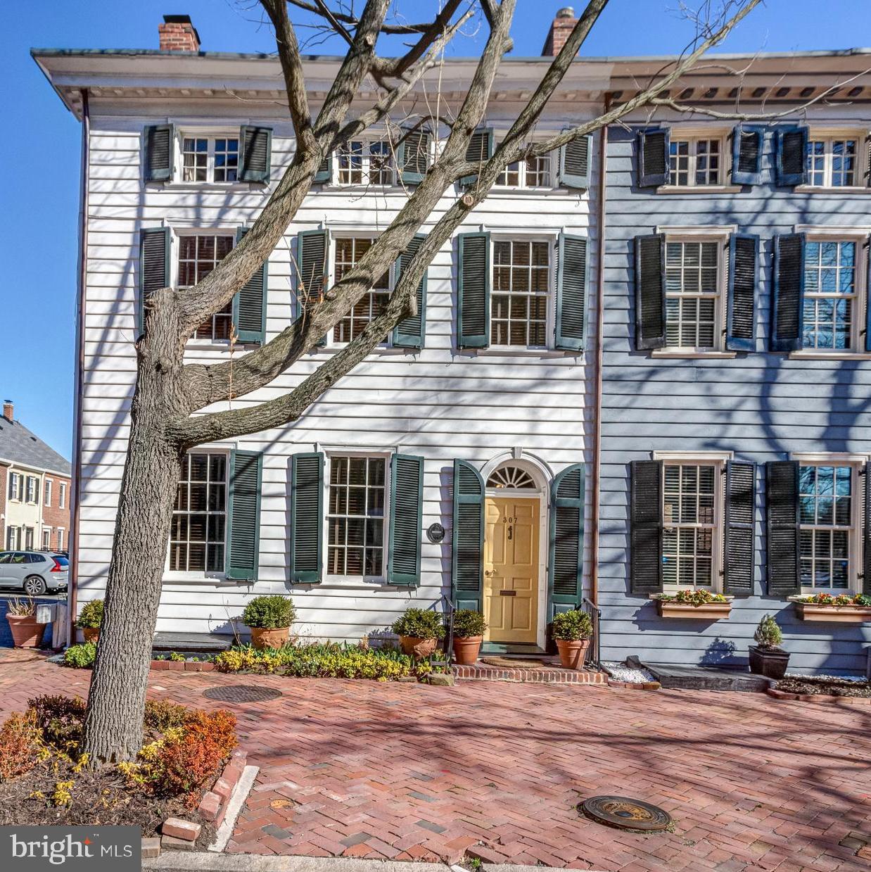 307 N WASHINGTON STREET