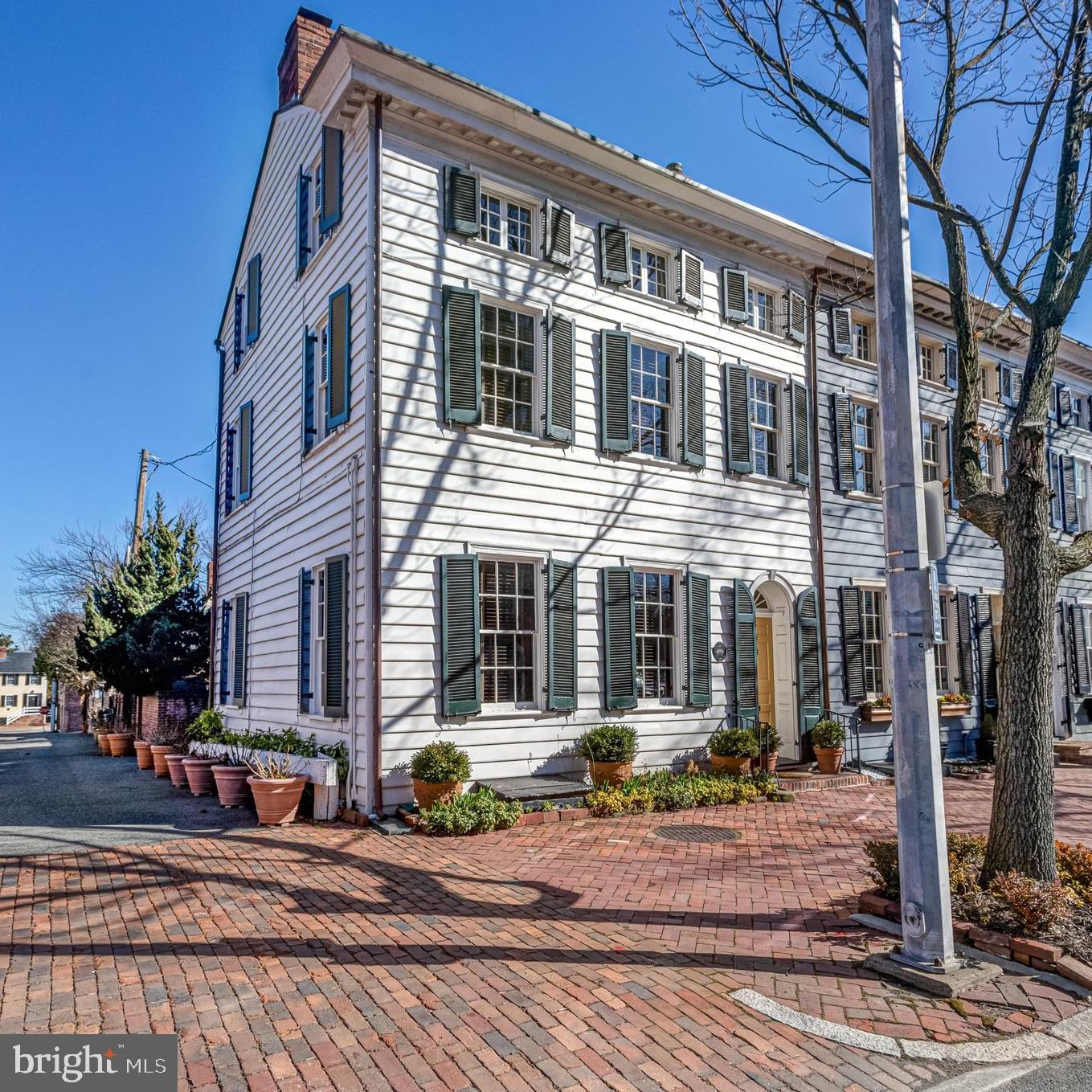 307 N WASHINGTON STREET