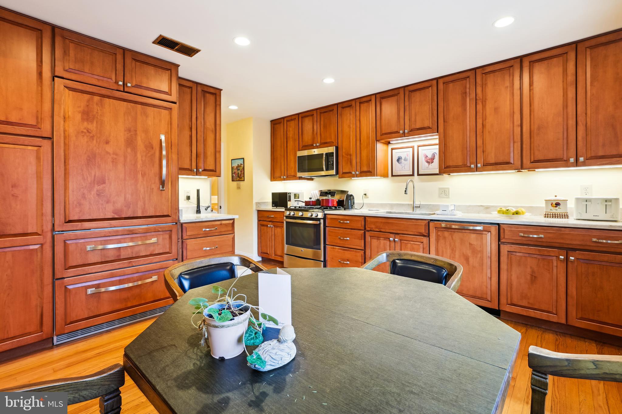 4036 ELLICOTT STREET
