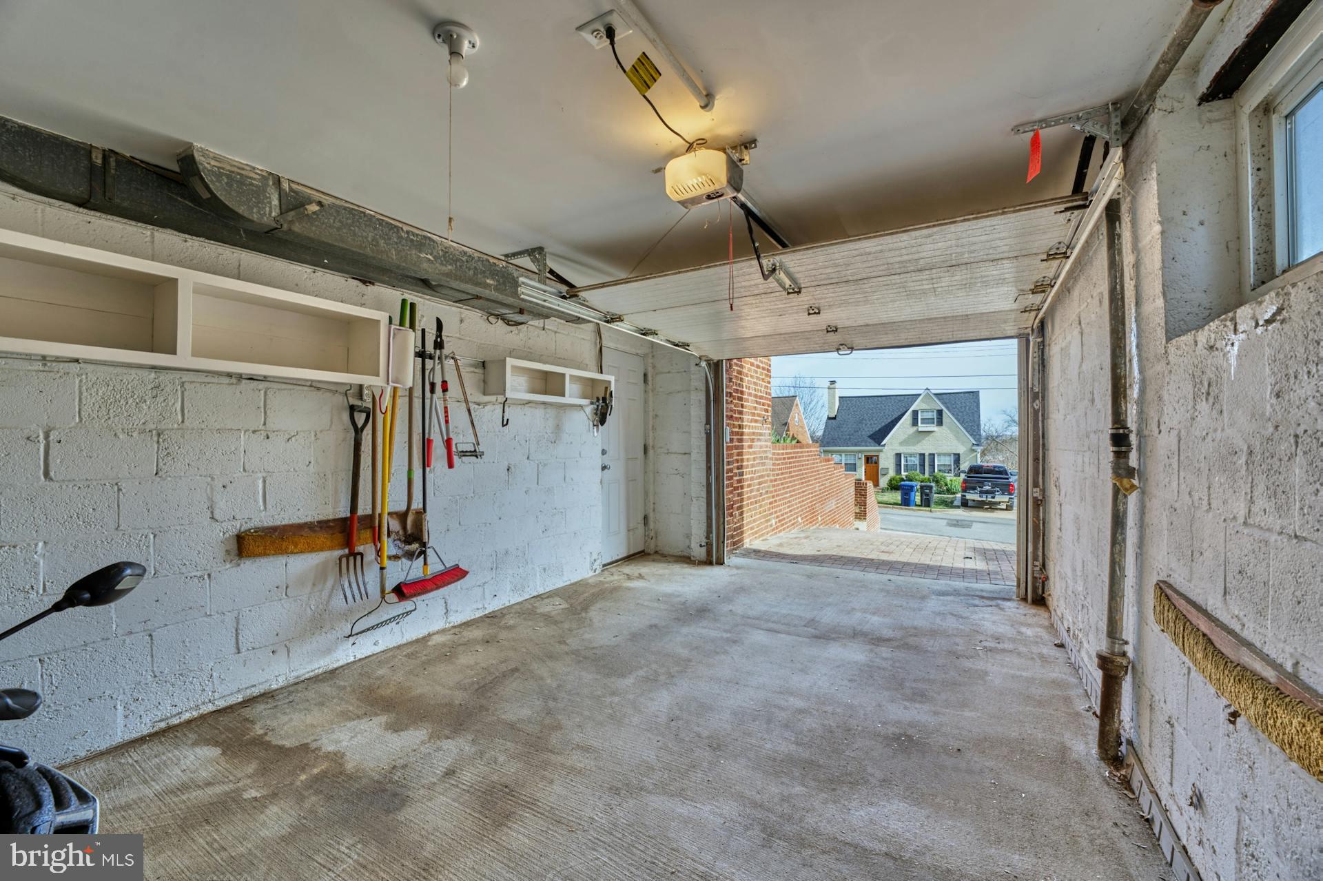 2718 HEMLOCK AVENUE
