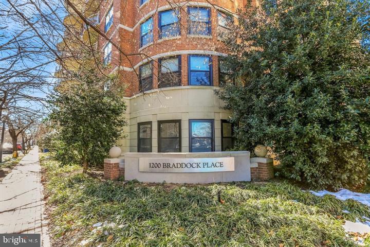 1200 BRADDOCK PLACE 209