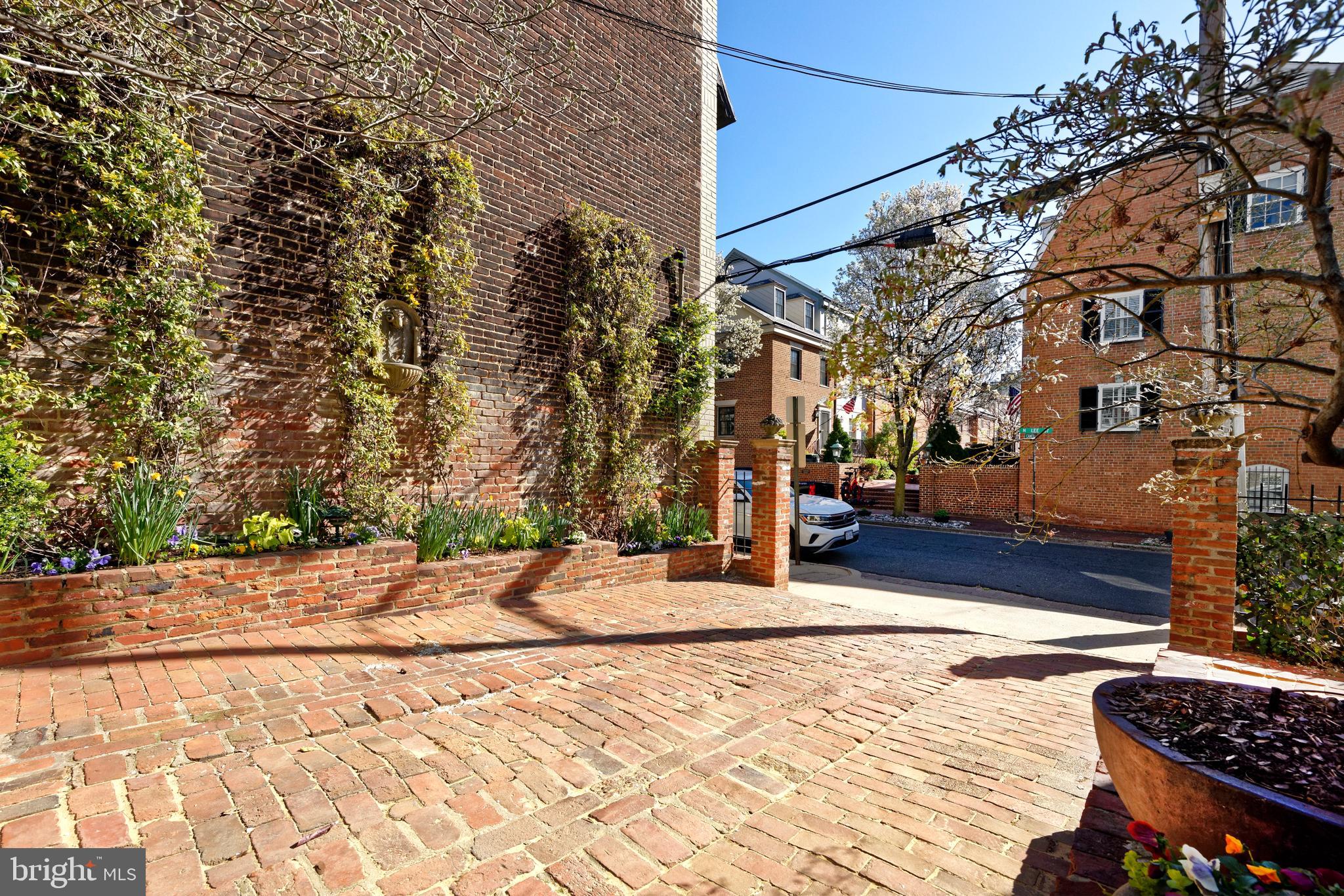 201 CAMERON STREET