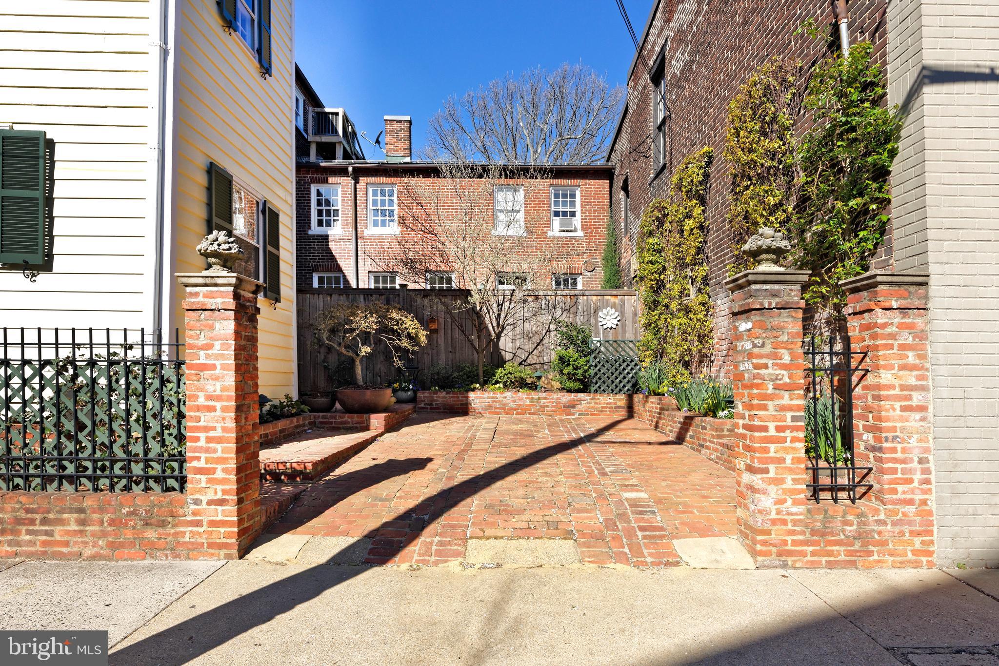 201 CAMERON STREET