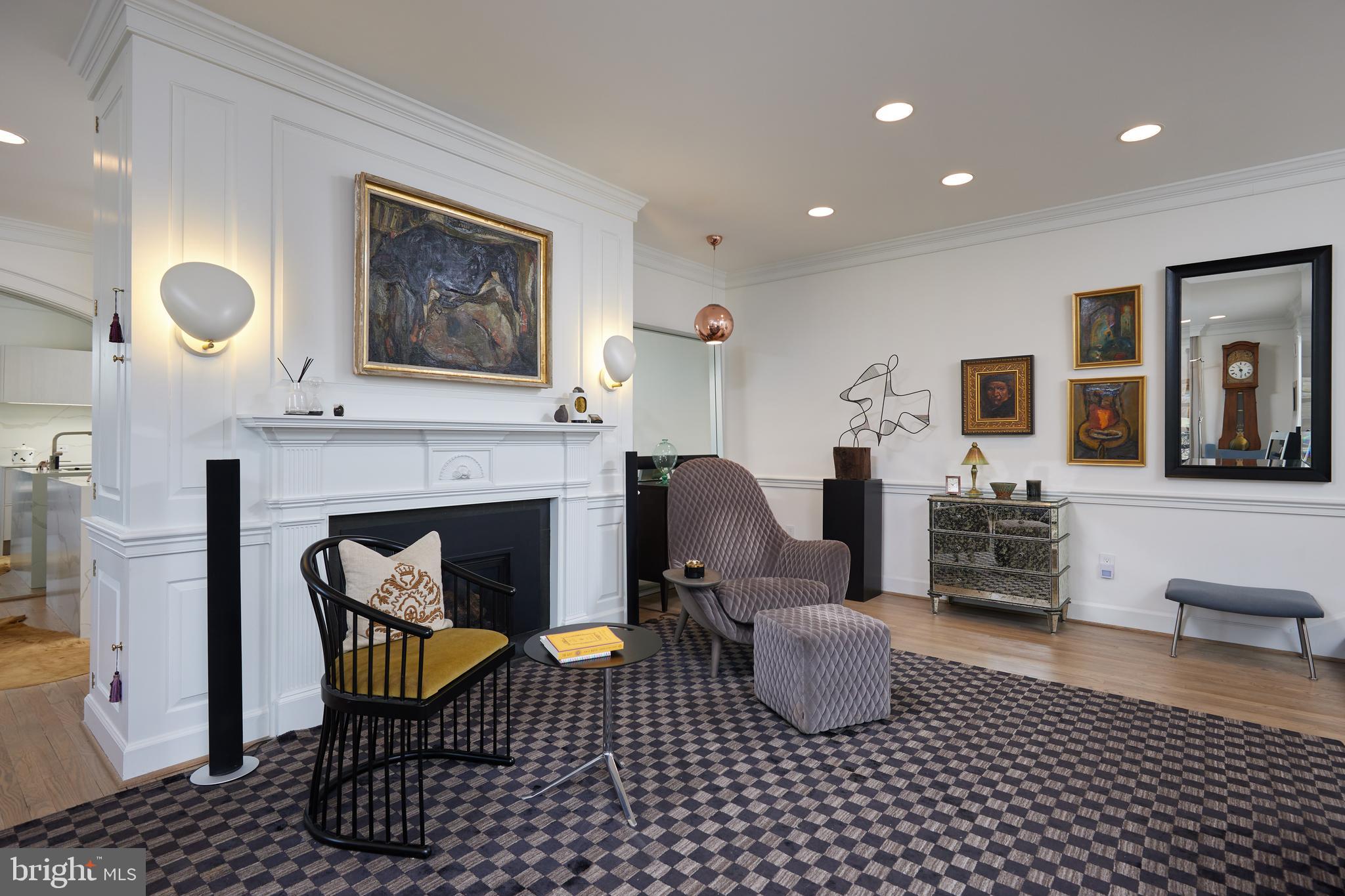 200 FAIRFAX STREET S 6