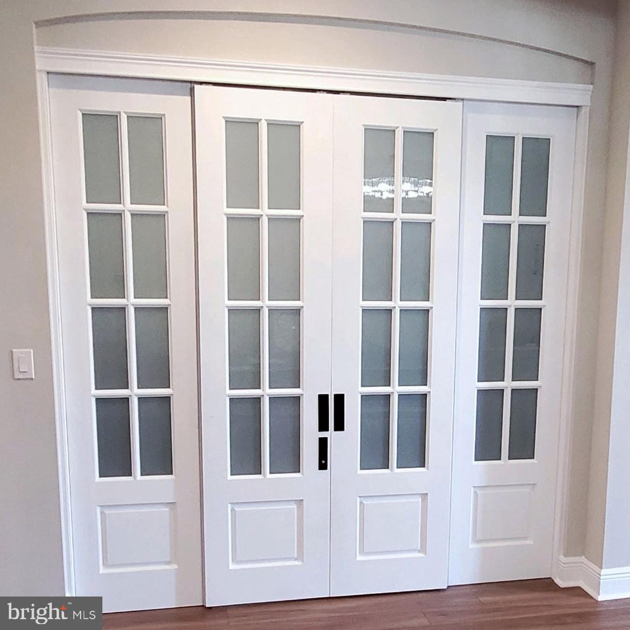 200 FAIRFAX STREET S 6