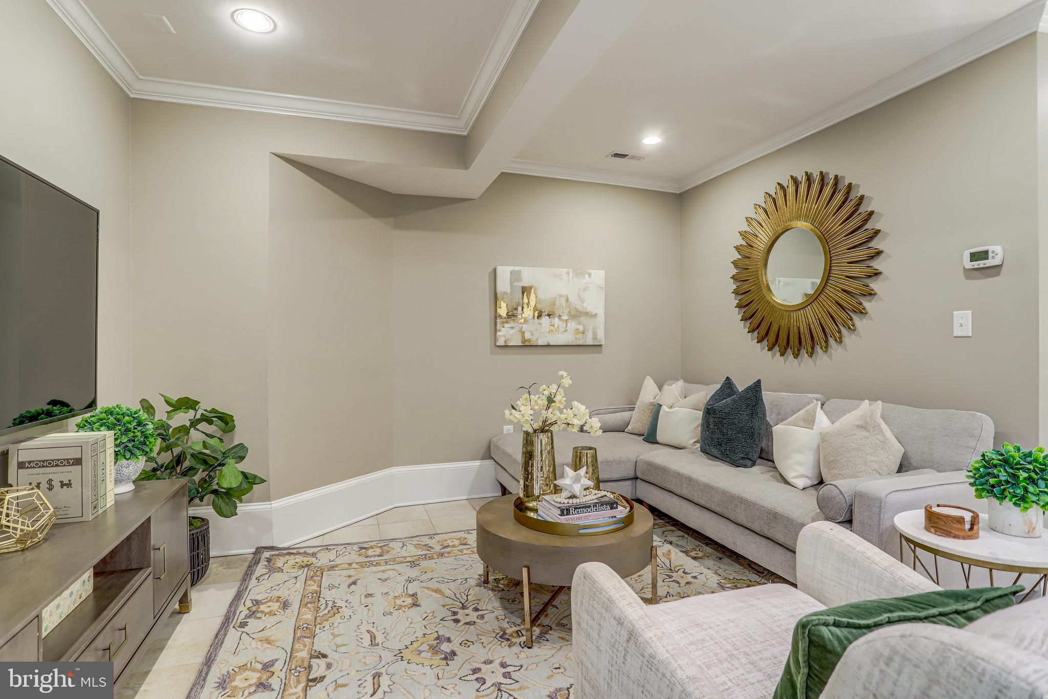 129 S FAIRFAX STREET