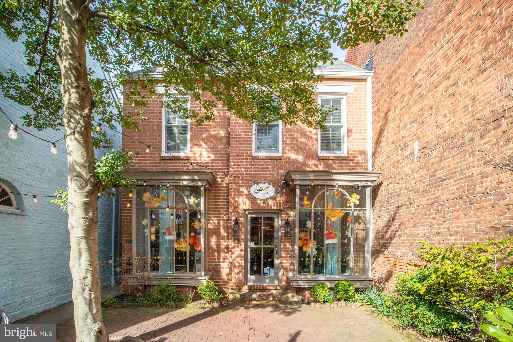 129 S FAIRFAX STREET
