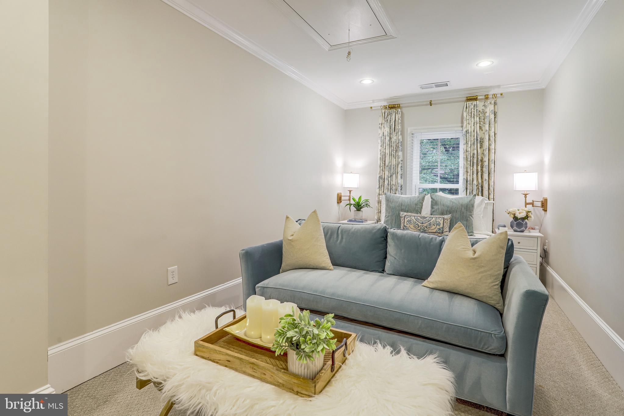 129 S FAIRFAX STREET