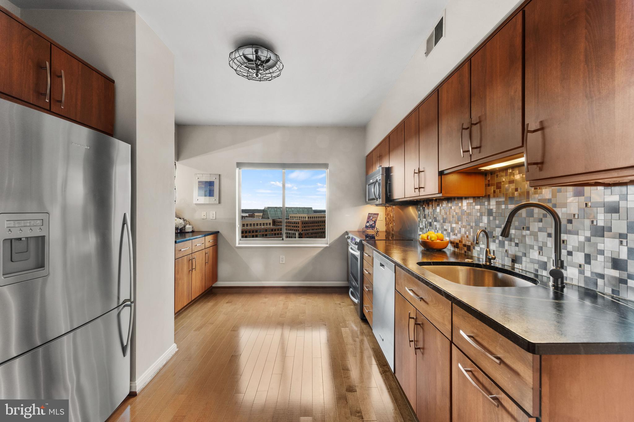 2151 JAMIESON AVENUE 2104