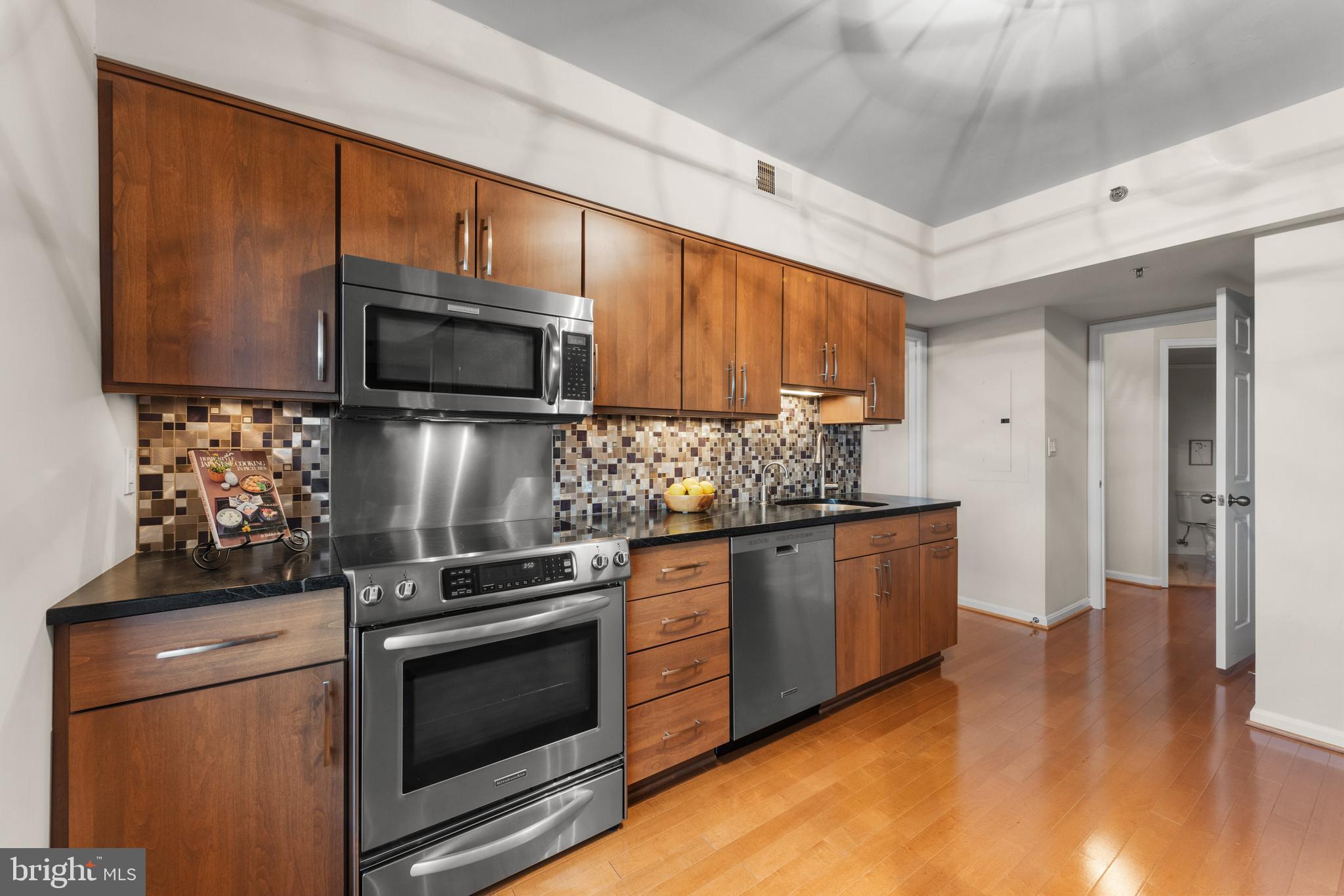 2151 JAMIESON AVENUE 2104