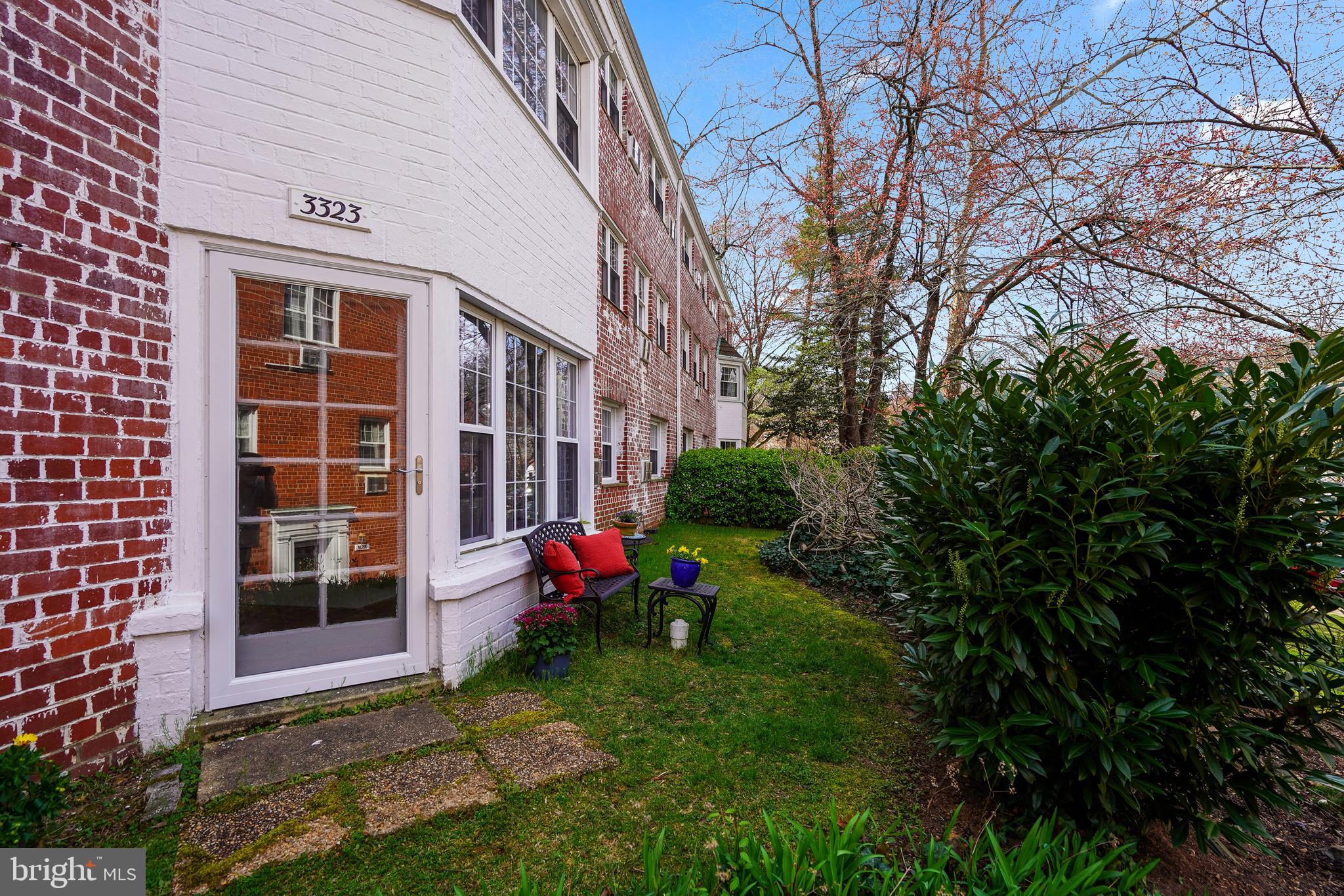 3323 VALLEY DRIVE