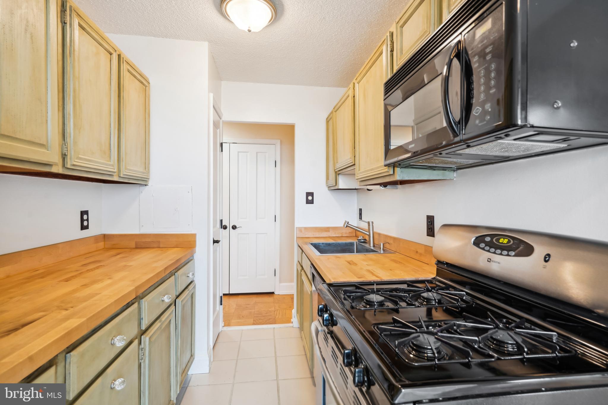 501 SLATERS LANE 606