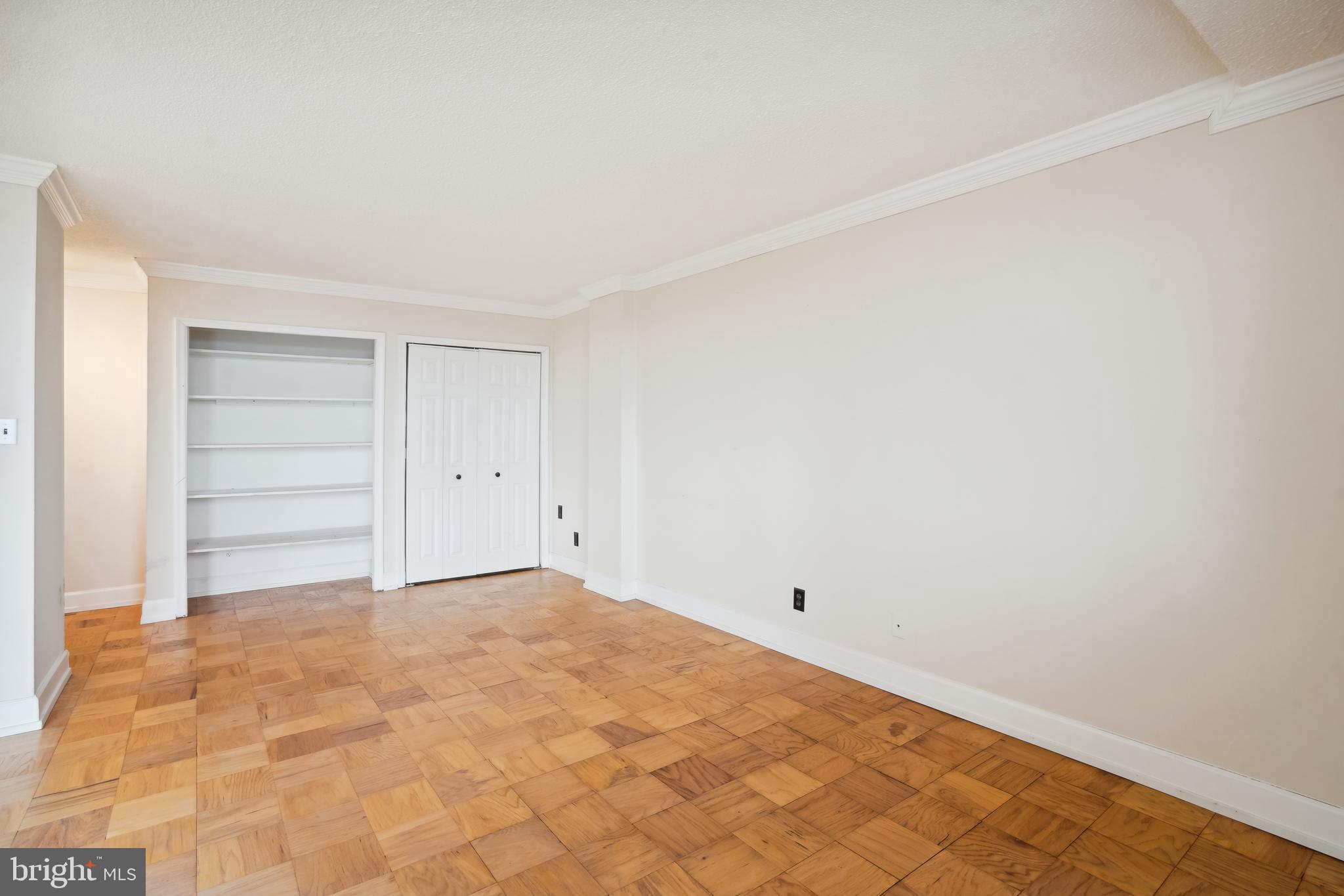 501 SLATERS LANE 606