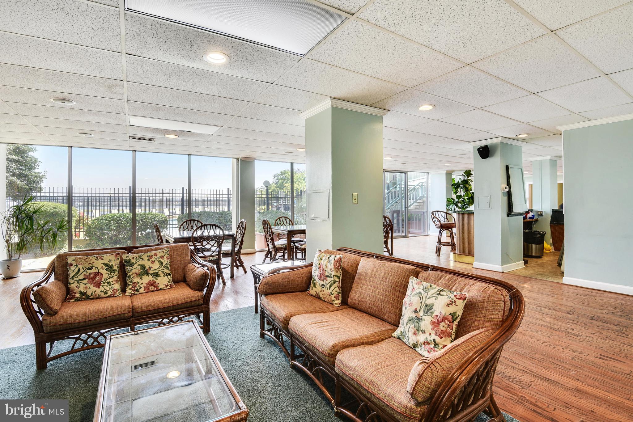501 SLATERS LANE 606
