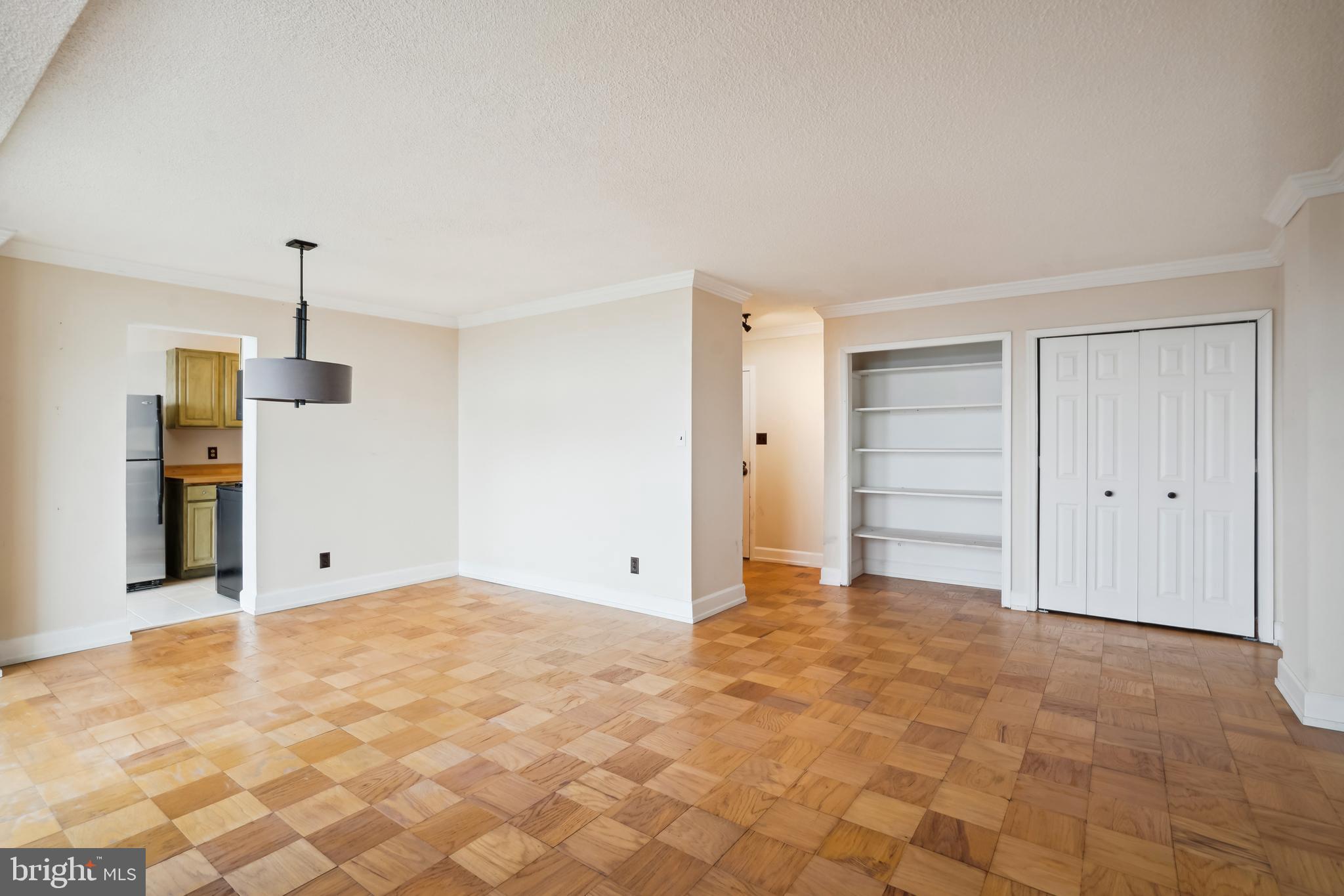 501 SLATERS LANE 606