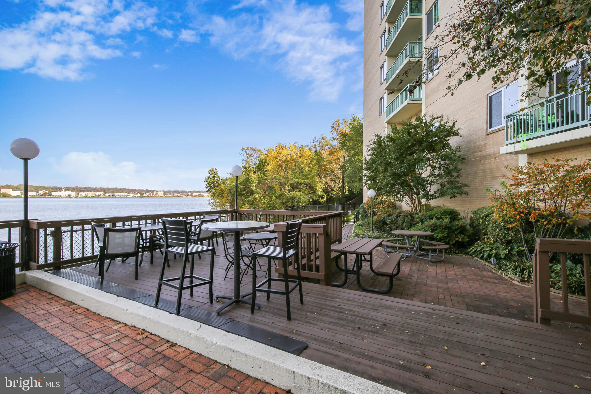 501 SLATERS LANE 606