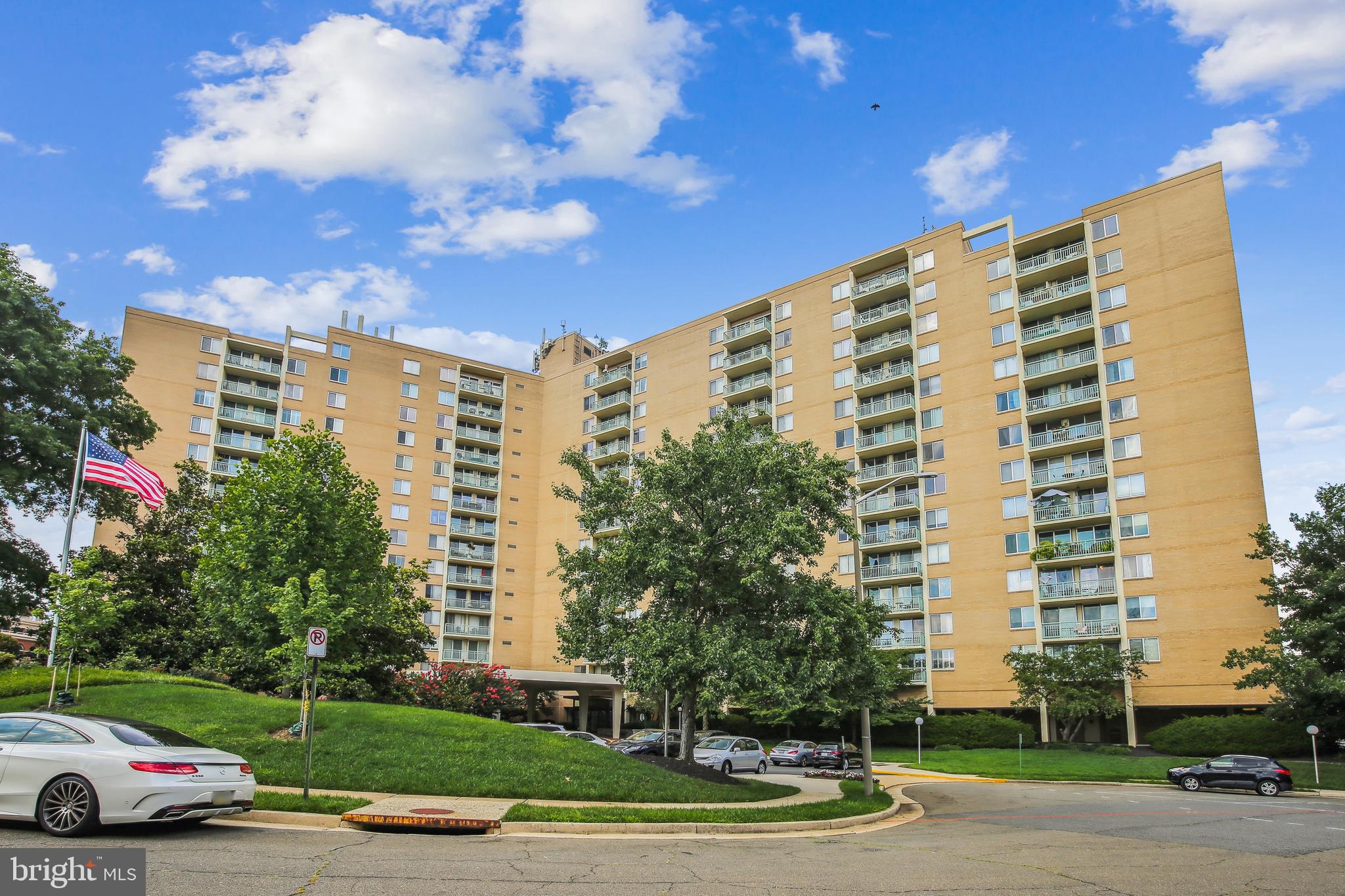501 SLATERS LANE 606