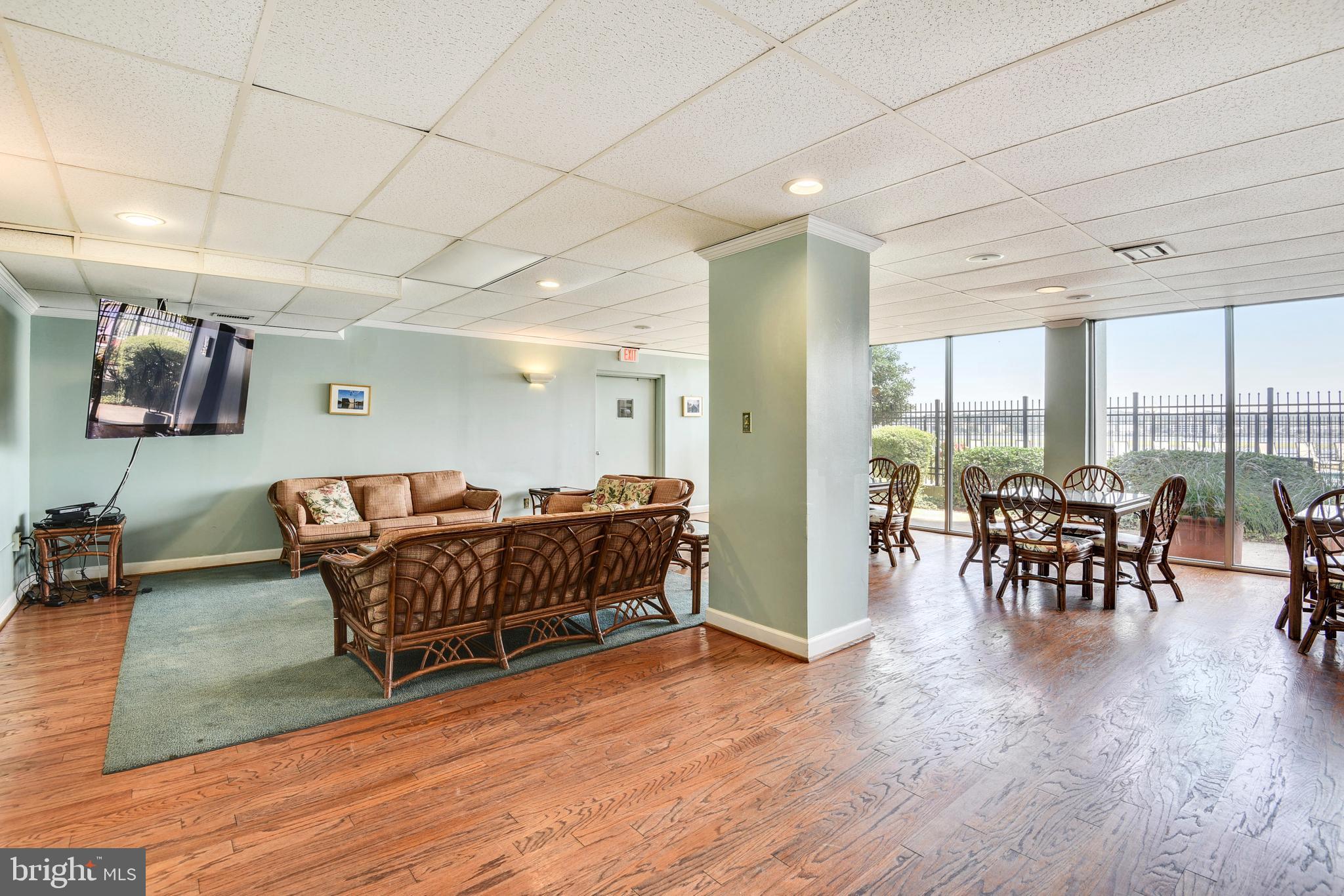 501 SLATERS LANE 606