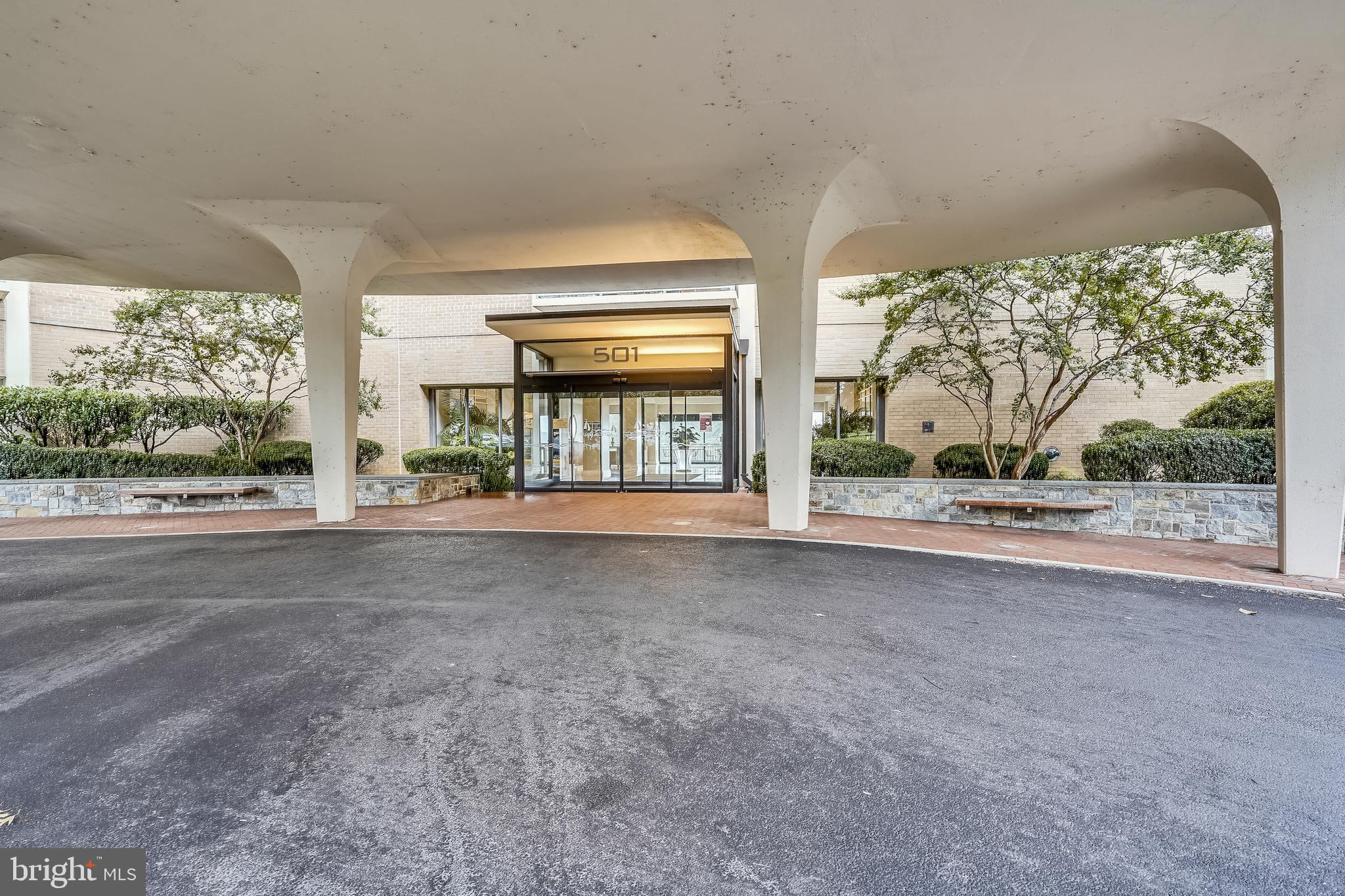 501 SLATERS LANE 606