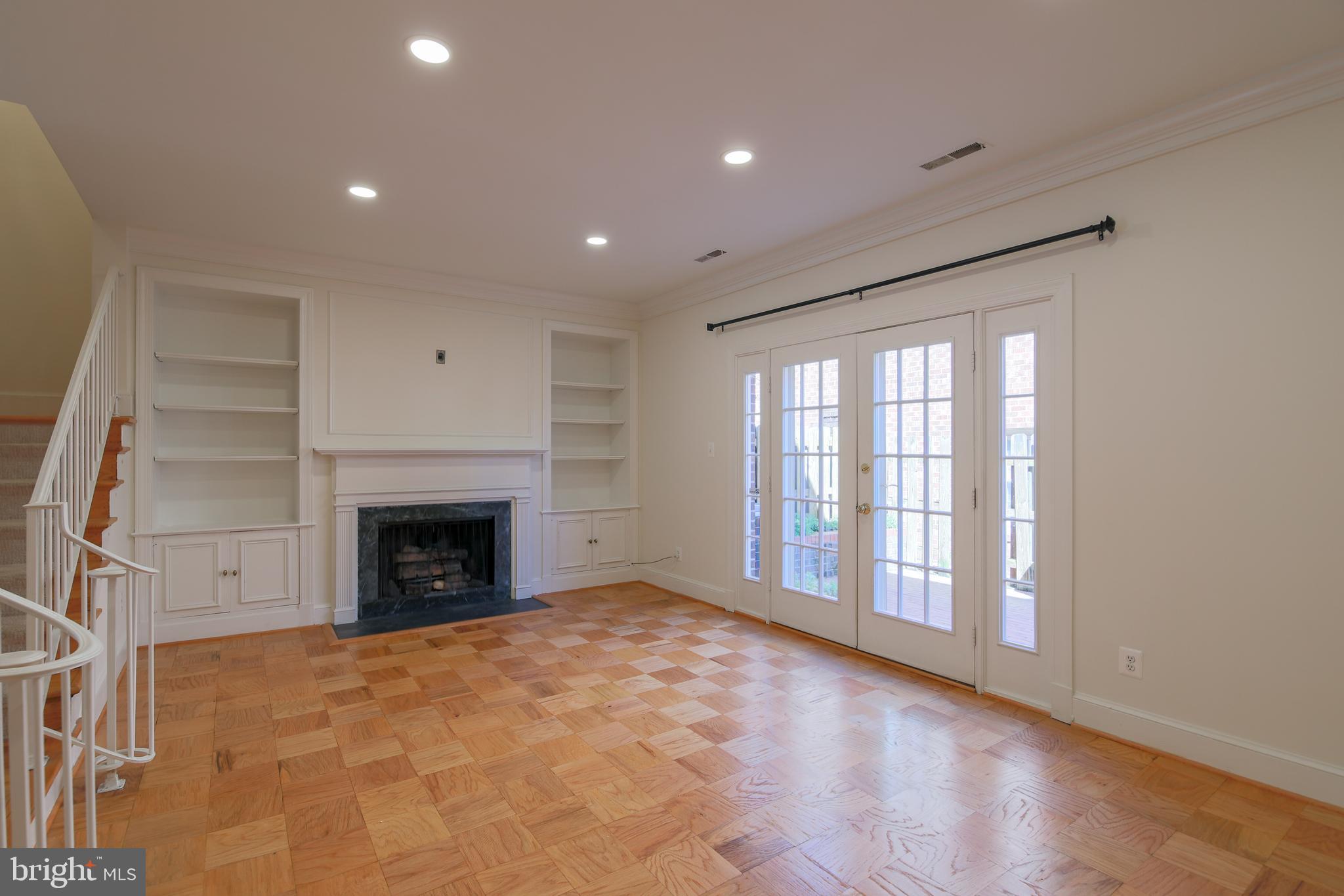 215 ORONOCO STREET