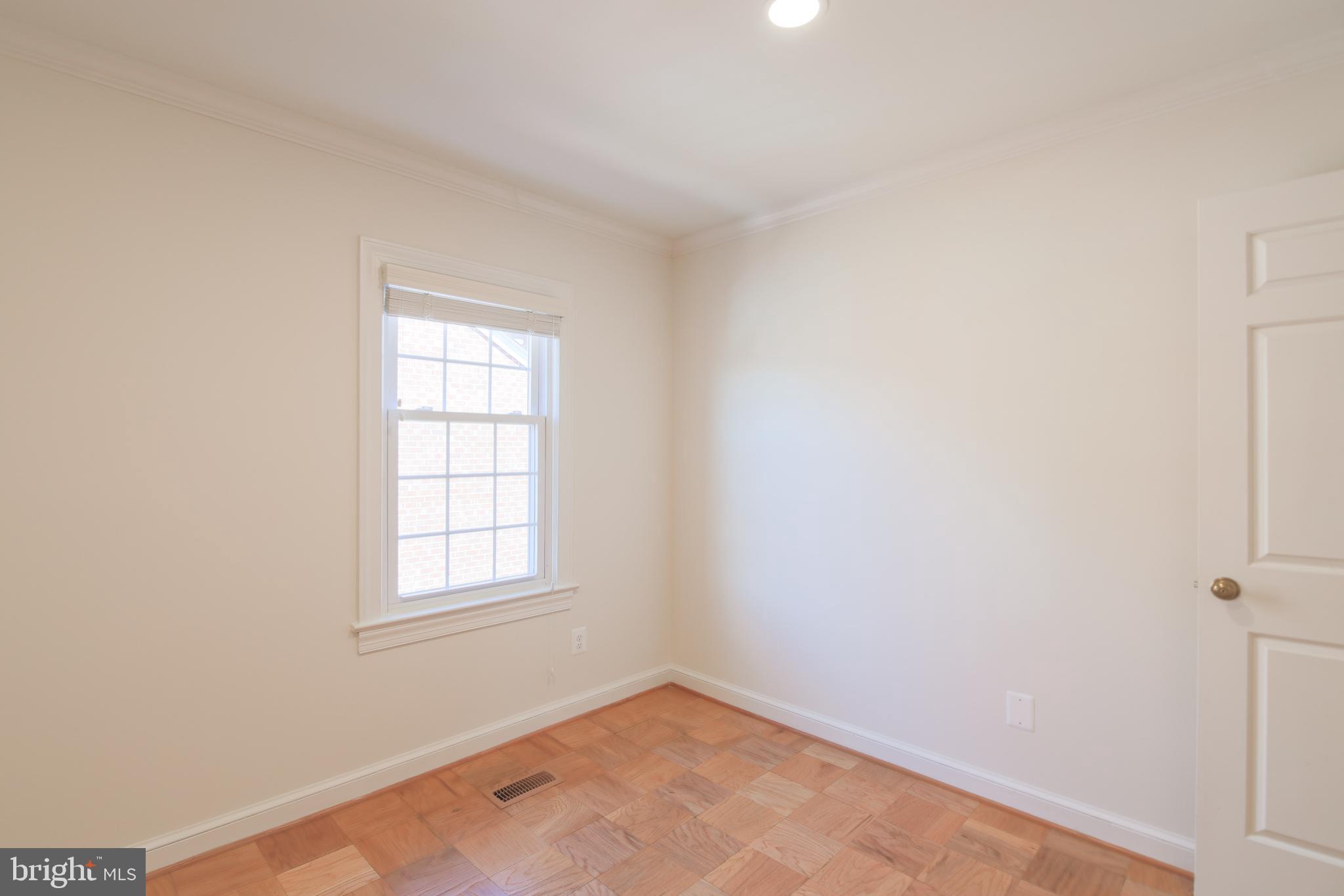215 ORONOCO STREET