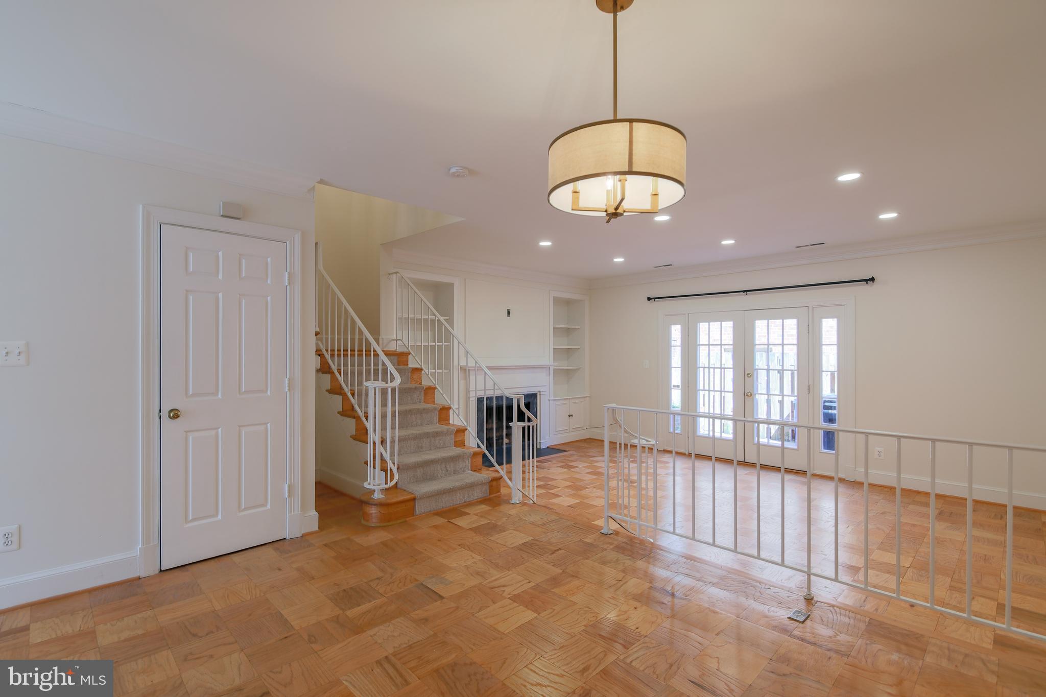 215 ORONOCO STREET