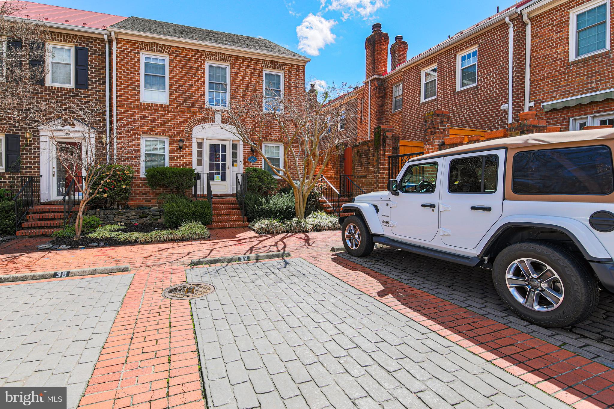 215 ORONOCO STREET