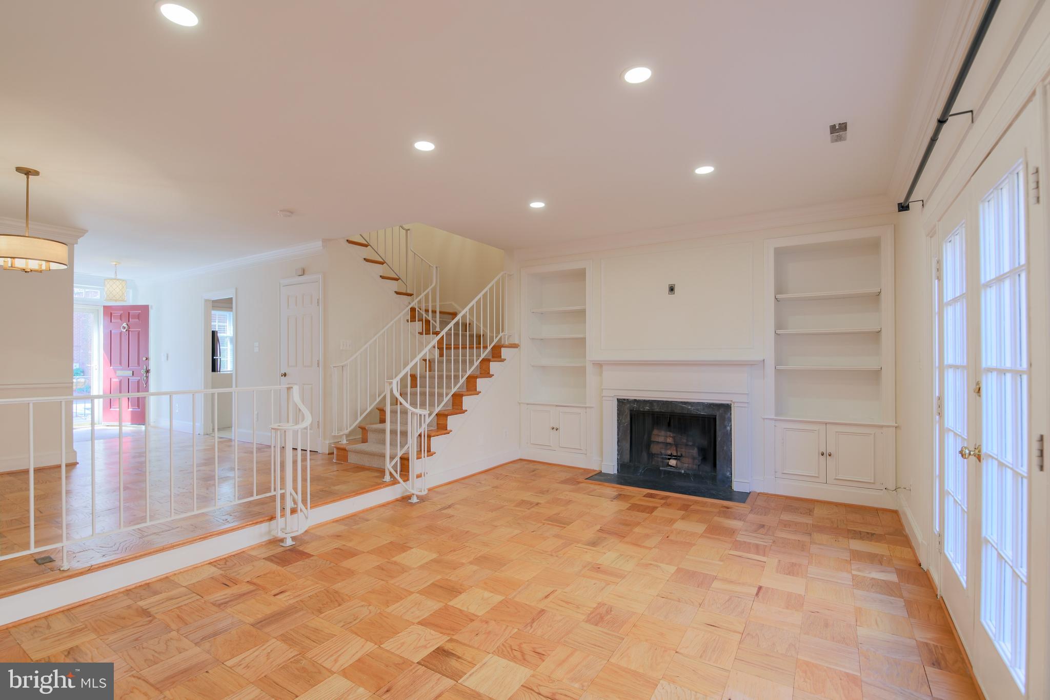 215 ORONOCO STREET