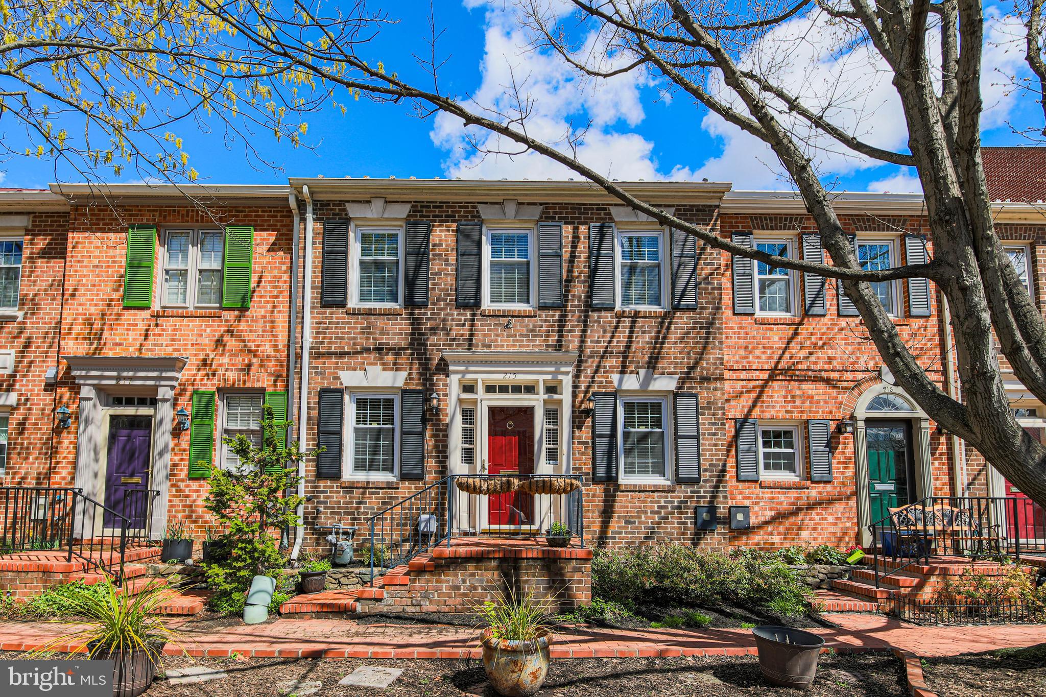 215 ORONOCO STREET