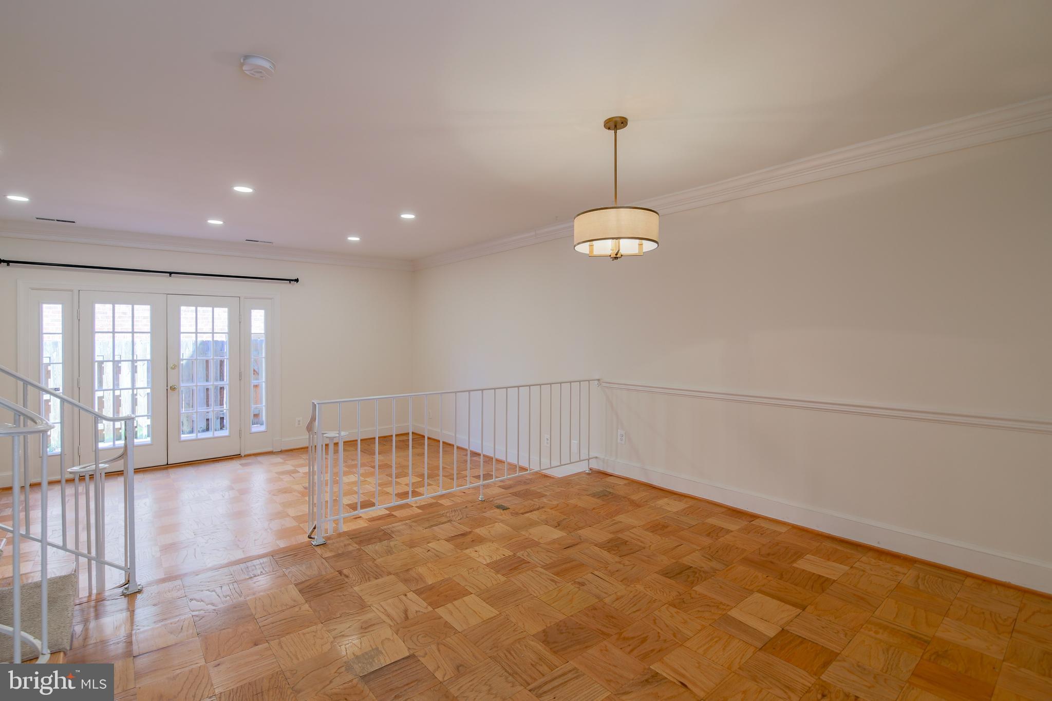 215 ORONOCO STREET