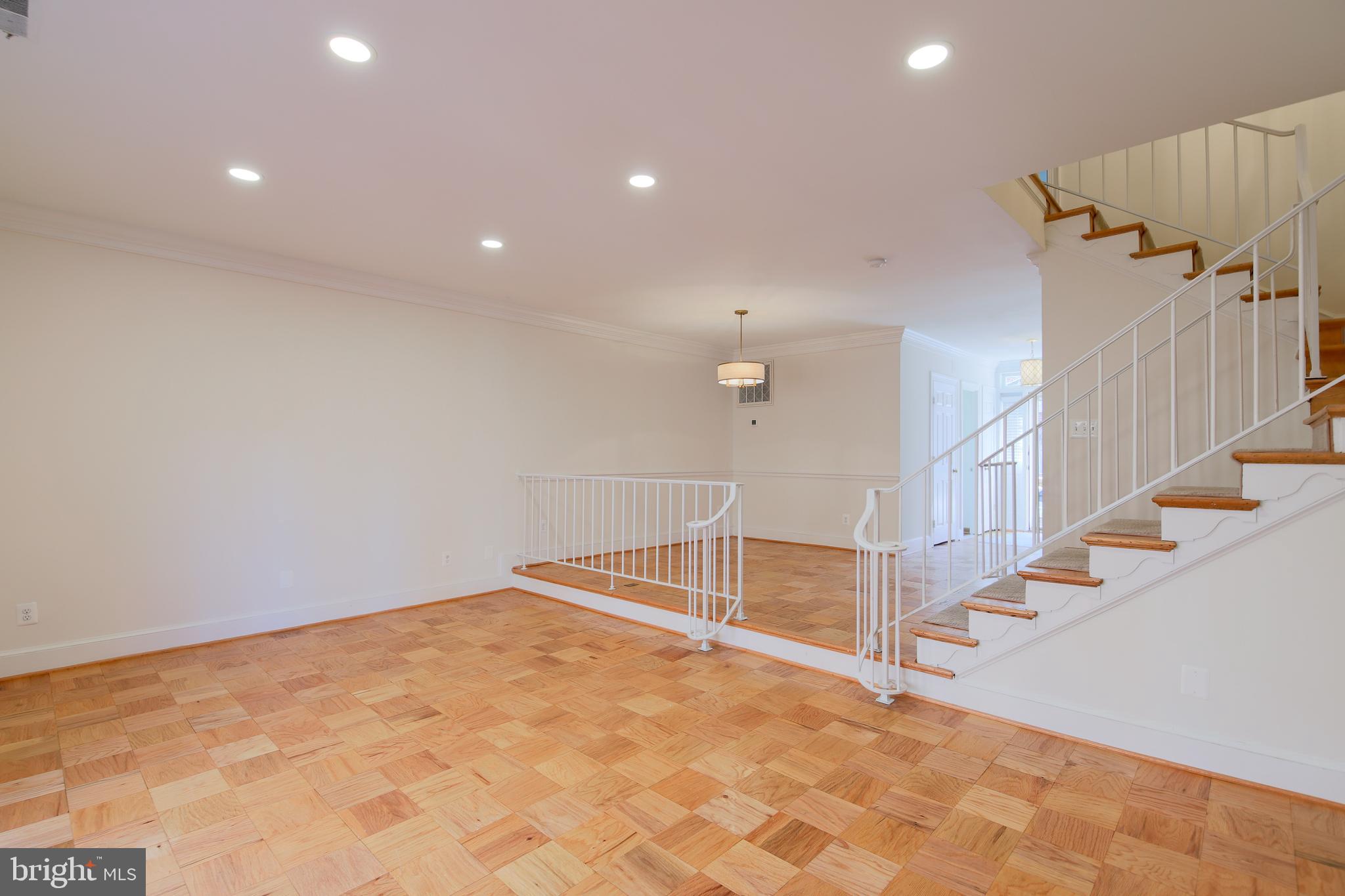 215 ORONOCO STREET